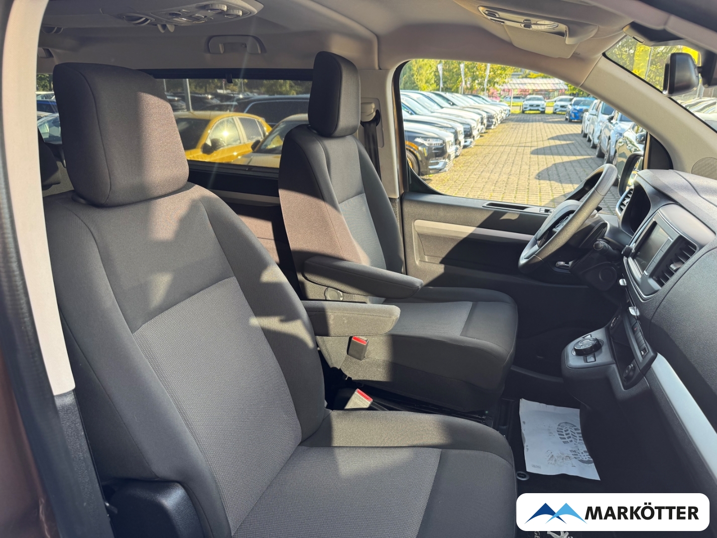 Fahrzeugabbildung Peugeot Traveller 2.0 L3 Business ACC/BLIS/HUD/CAM/SHZ