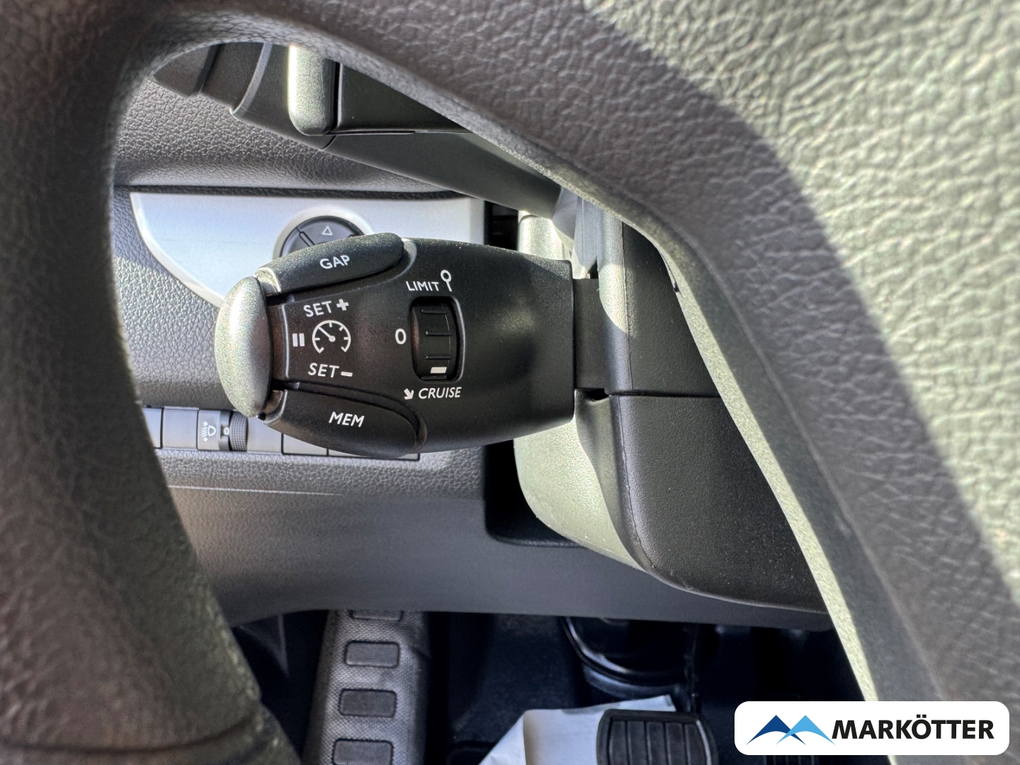 Fahrzeugabbildung Peugeot Traveller 2.0 L3 Business ACC/BLIS/HUD/CAM/SHZ