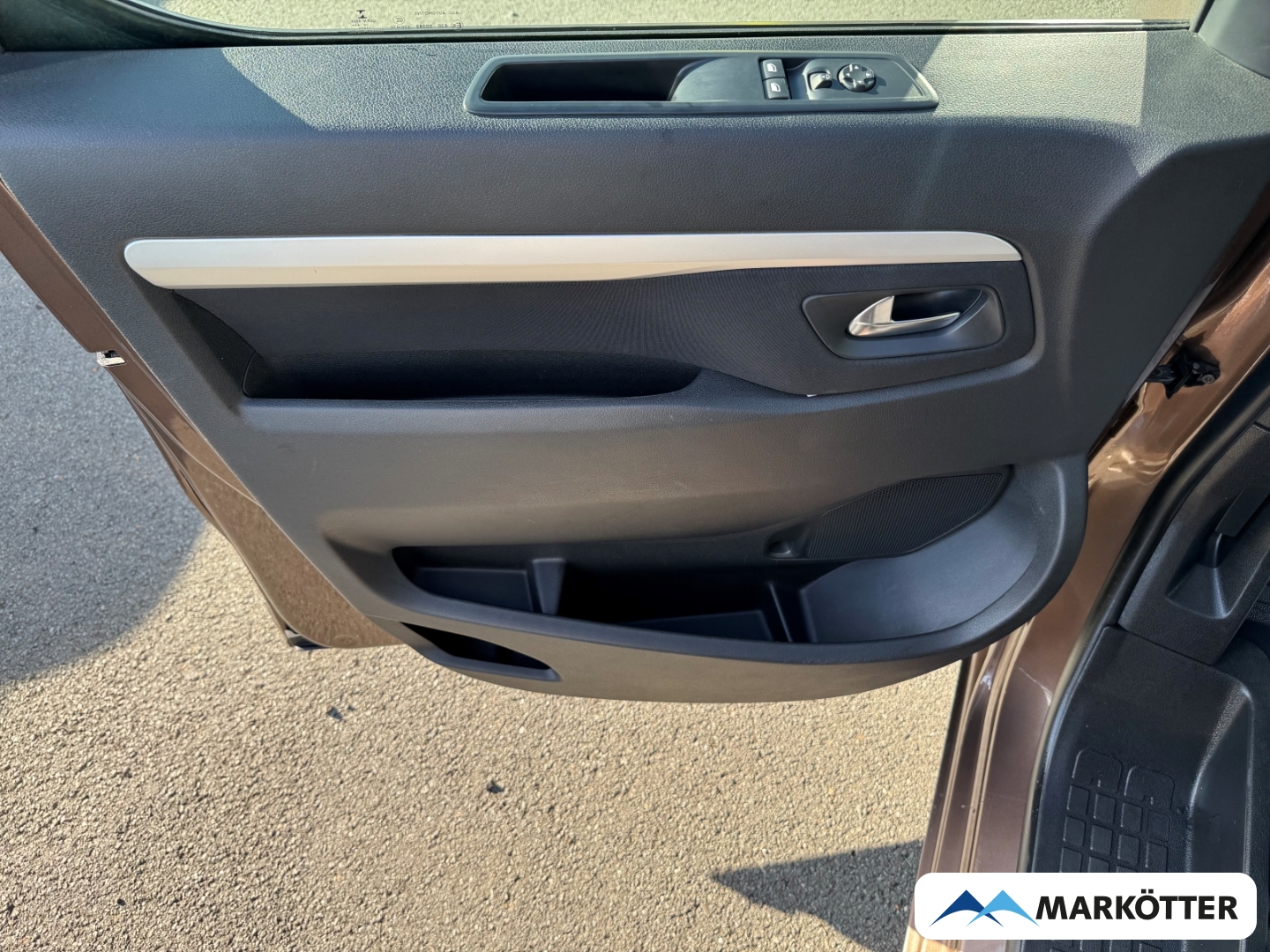 Fahrzeugabbildung Peugeot Traveller 2.0 L3 Business ACC/BLIS/HUD/CAM/SHZ