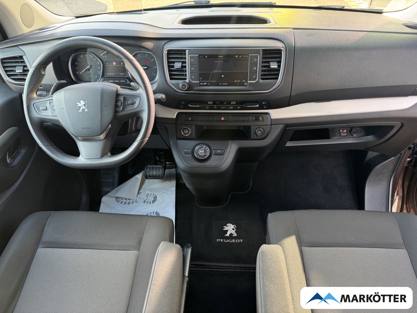 Fahrzeugabbildung Peugeot Traveller 2.0 L3 Business ACC/BLIS/HUD/CAM/SHZ