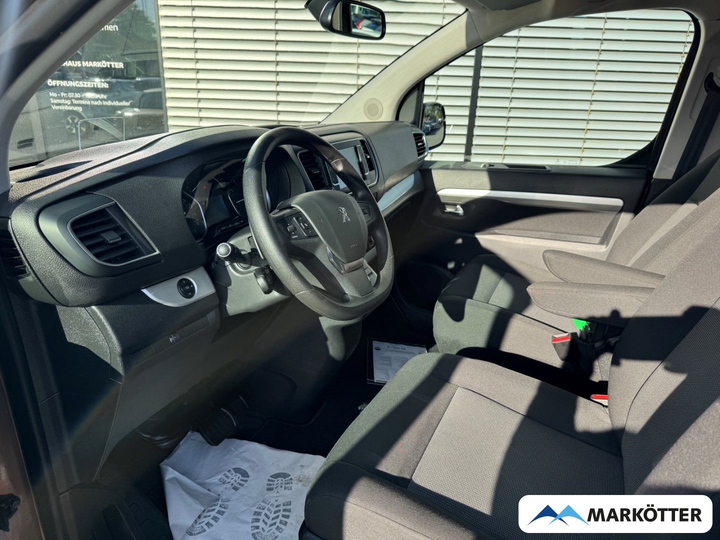Fahrzeugabbildung Peugeot Traveller 2.0 L3 Business ACC/BLIS/HUD/CAM/SHZ