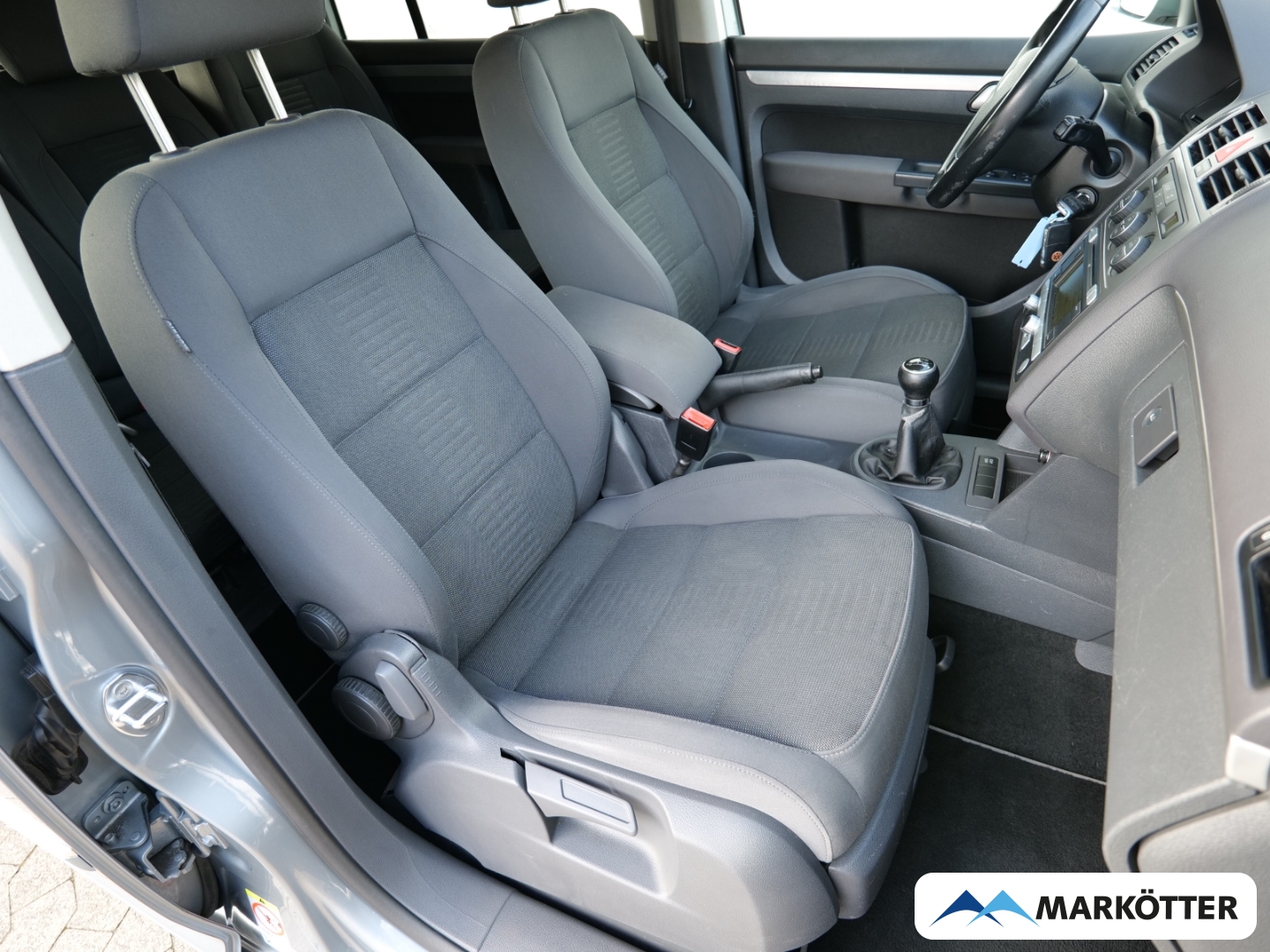 Fahrzeugabbildung Volkswagen Touran 2.0 TDI Highline Navi/LED/AHK/ 7-Sitz/TÜV neu