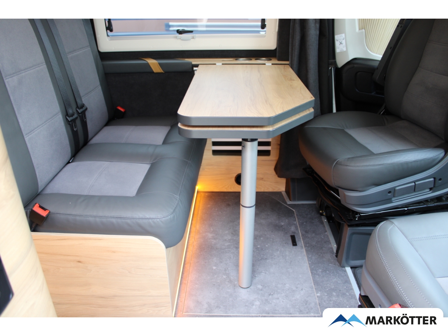Fahrzeugabbildung Globe-Traveller Voyager Z **CSD-Messepreis**Softclose*Clesana*
