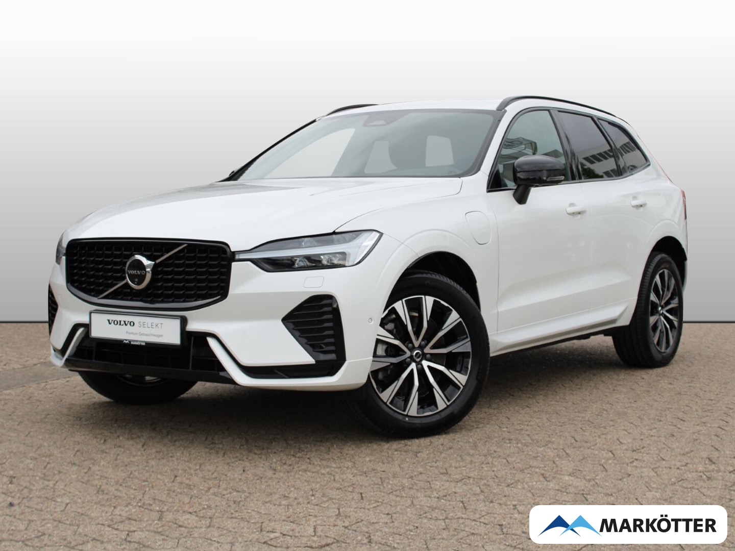 Fahrzeugabbildung Volvo XC60 T8 AWD Plus Dark Recharge Plug-In PANO/360