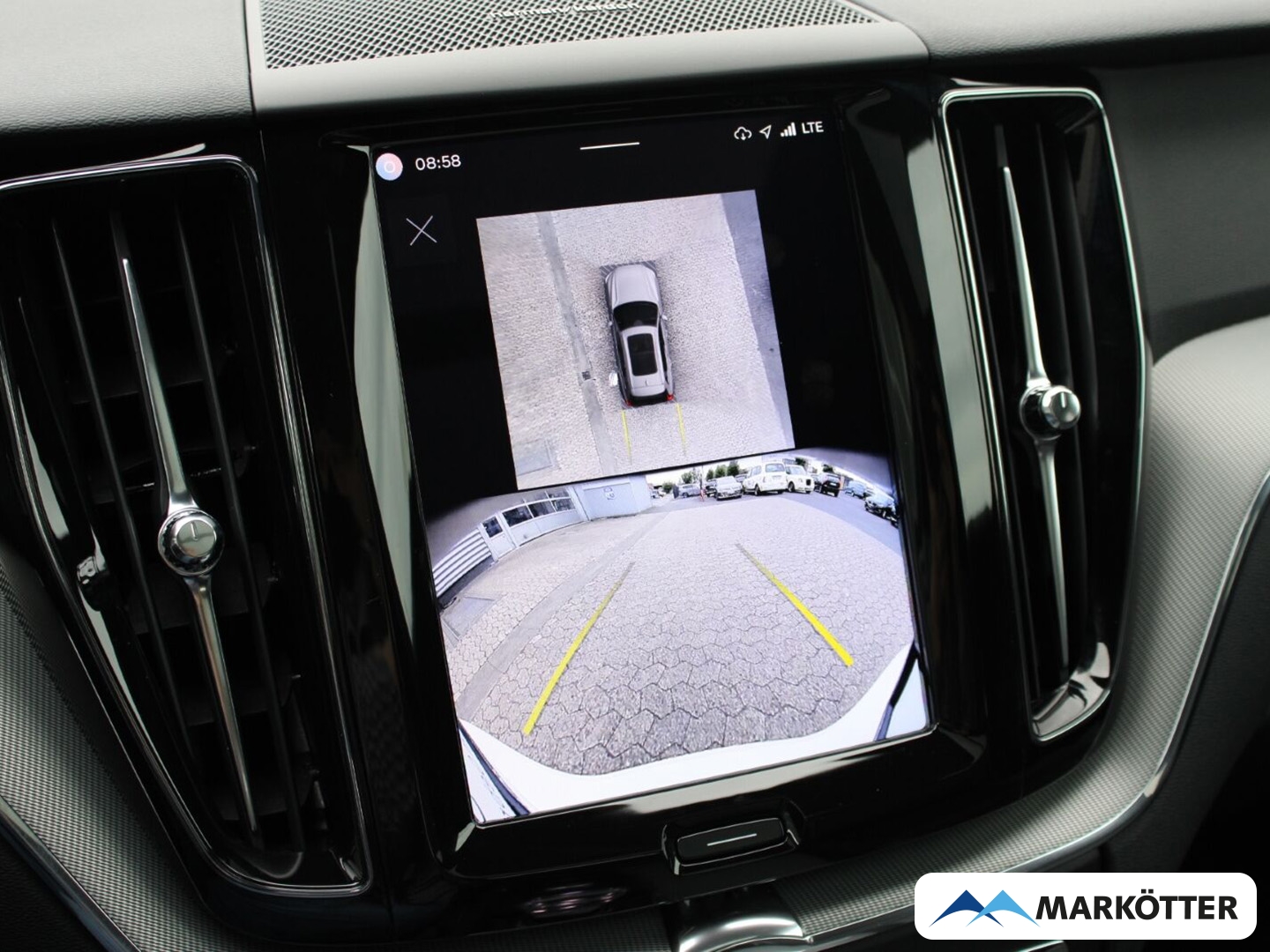 Fahrzeugabbildung Volvo XC60 T8 AWD Plus Dark Recharge Plug-In PANO/360