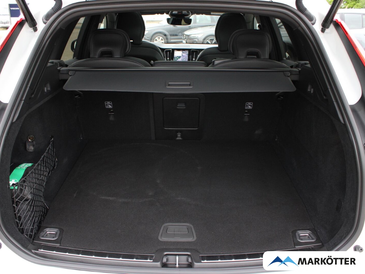 Fahrzeugabbildung Volvo XC60 T8 AWD Plus Dark Recharge Plug-In PANO/360