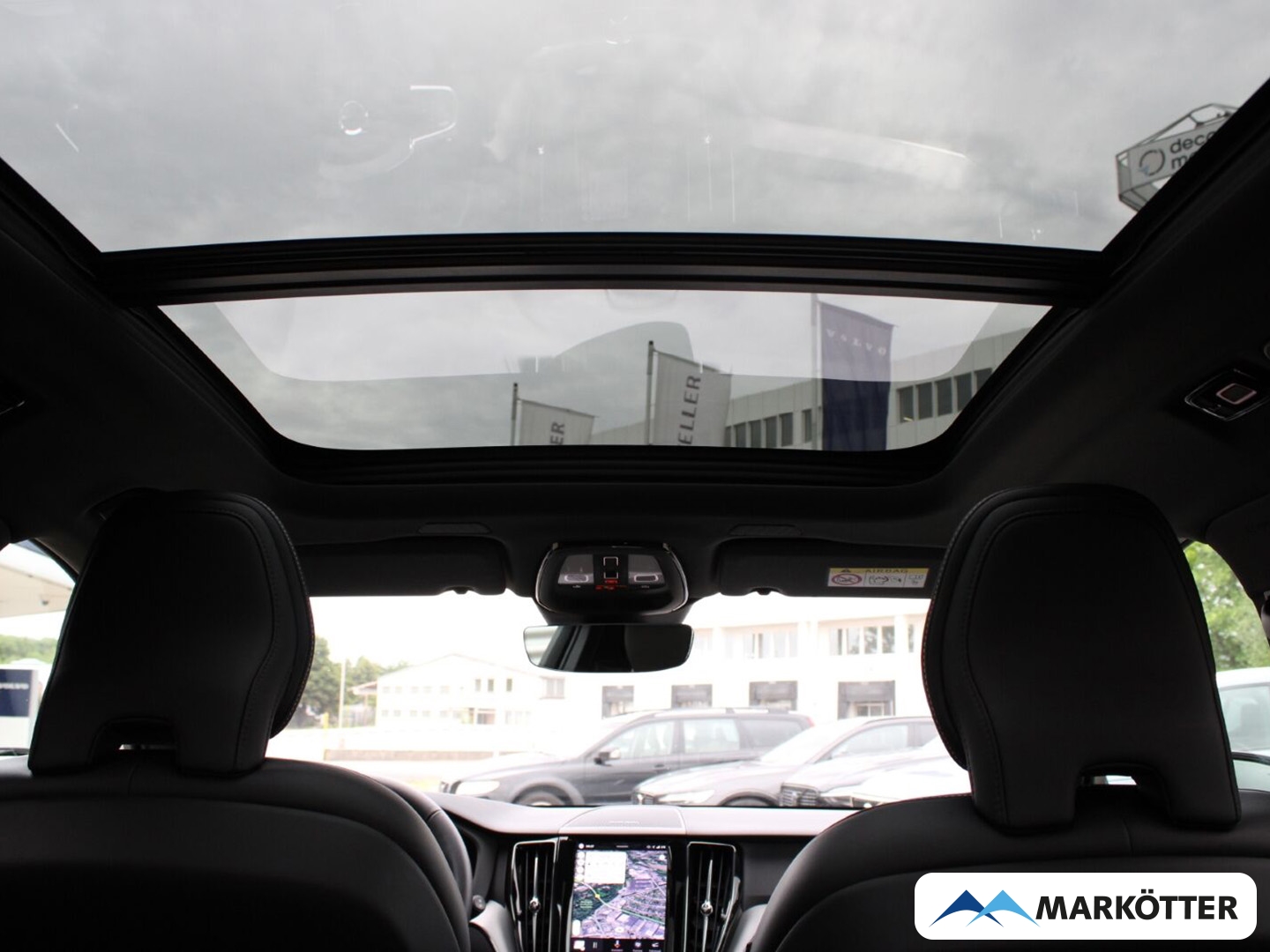 Fahrzeugabbildung Volvo XC60 T8 AWD Plus Dark Recharge Plug-In PANO/360