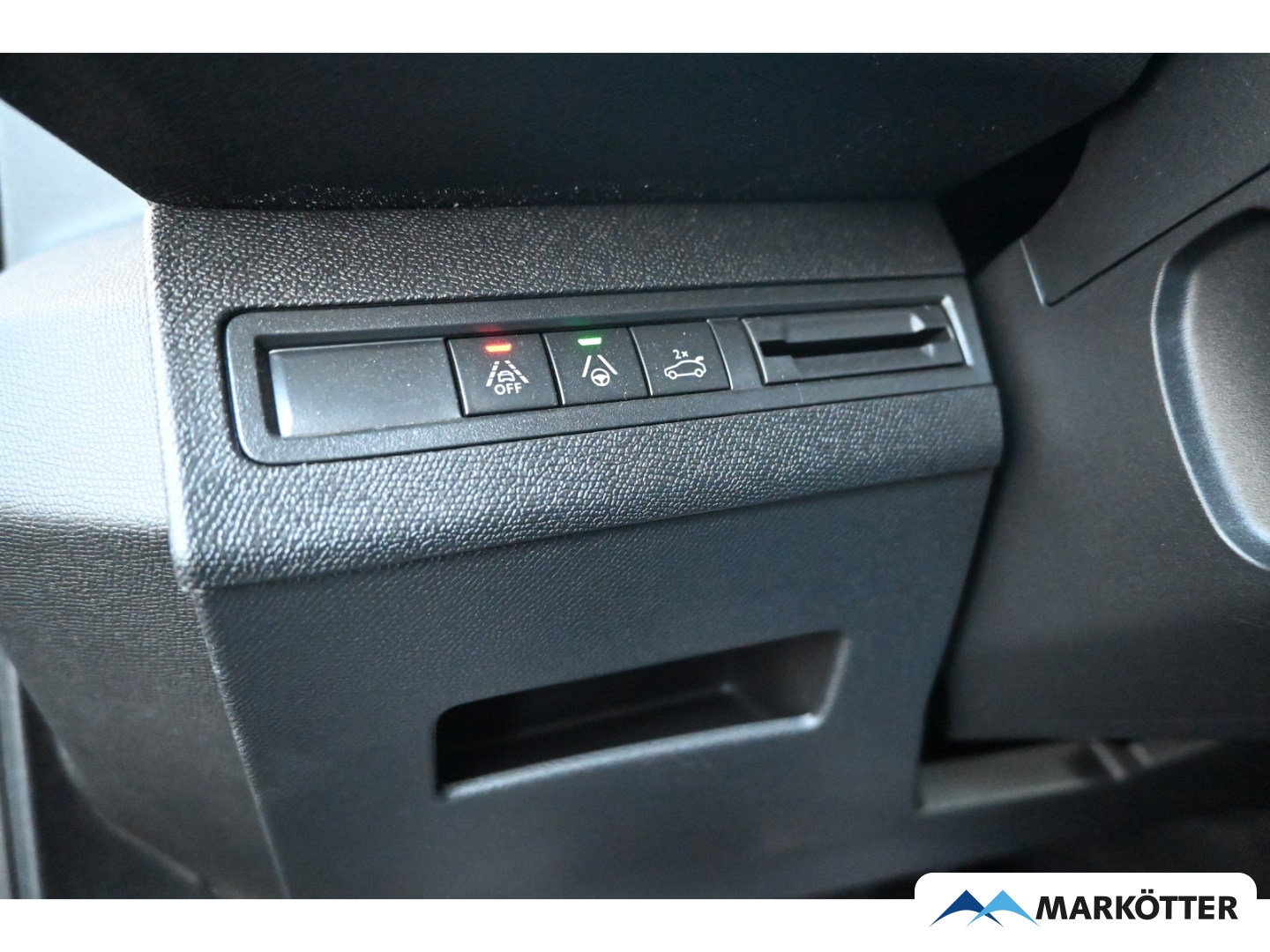 Fahrzeugabbildung Peugeot 3008 Hybrid GT NAVI/RFK/PDC/ACC/Keyless/LED/1,99%