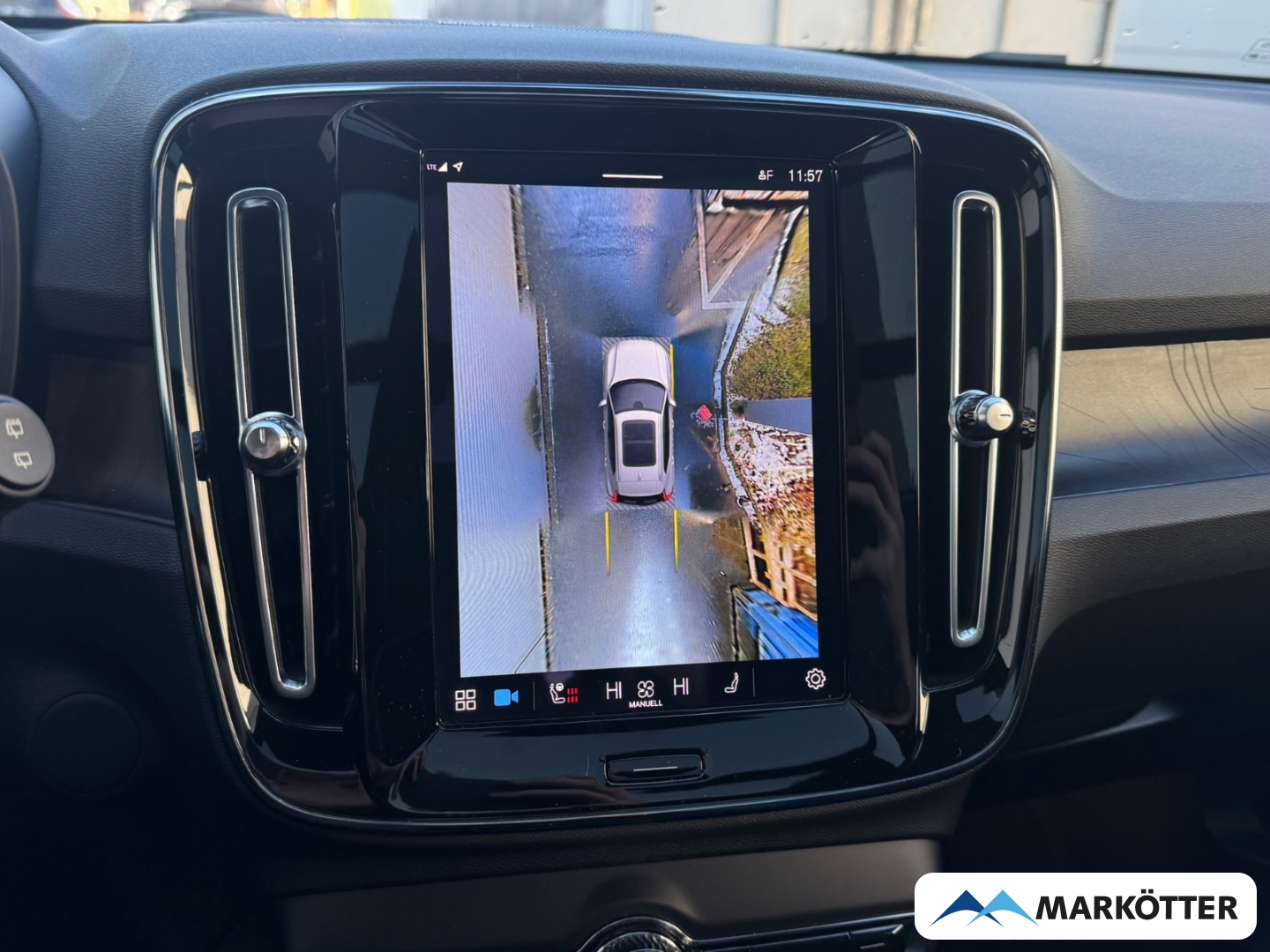 Fahrzeugabbildung Volvo XC40 Ultimate Recharge ACC/360/SHZ/PANO/AHK/LKHZ