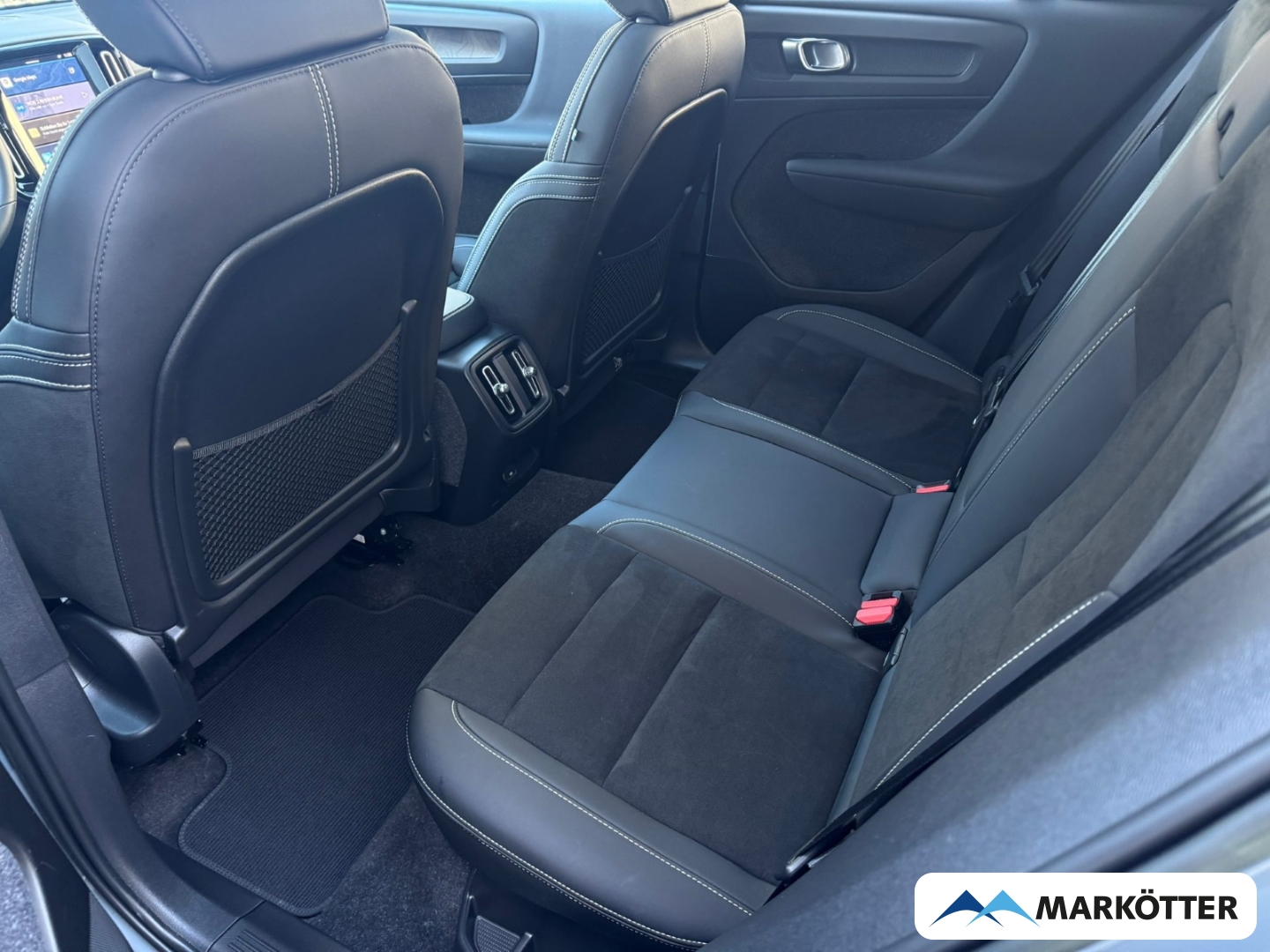 Fahrzeugabbildung Volvo XC40 Ultimate Recharge ACC/360/SHZ/PANO/AHK/LKHZ