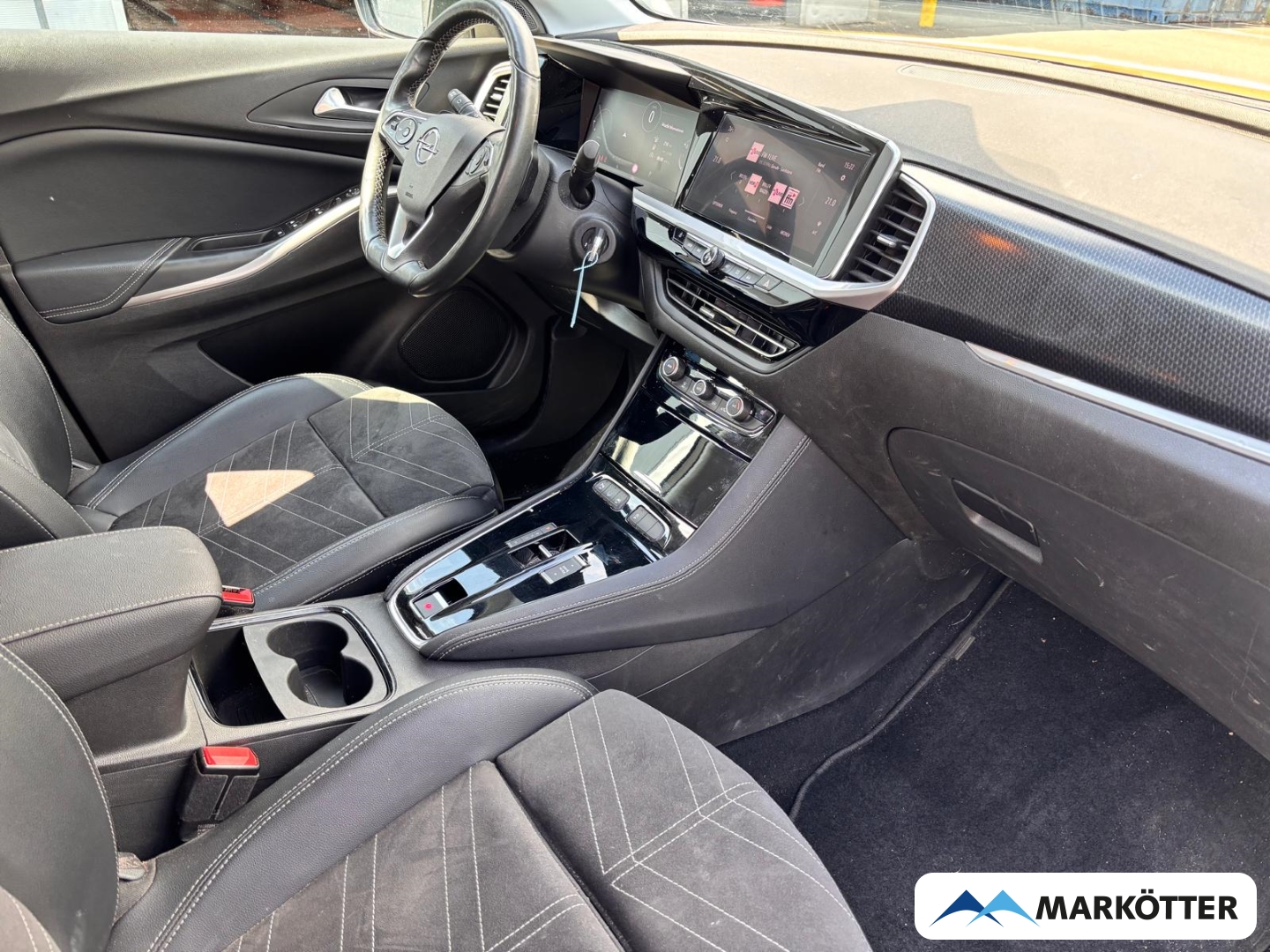 Fahrzeugabbildung Opel Grandland GS Line 1.5 D EU6e ACC/BLIS/360CAM/NAVI/SHZ/LRH