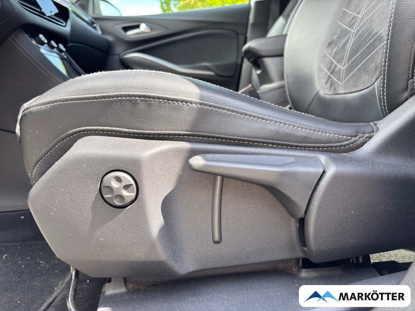 Fahrzeugabbildung Opel Grandland GS Line 1.5 D EU6e ACC/BLIS/360CAM/NAVI/SHZ/LRH