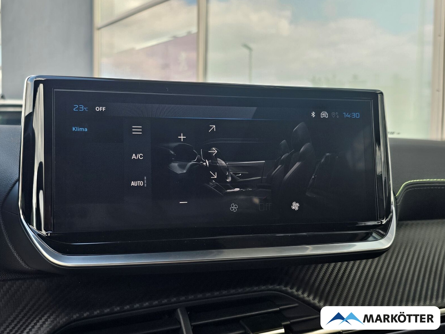 Fahrzeugabbildung Peugeot 2008 Hybrid 145 GT Panorama, 360° Kamera, Navi, Fahrassistent