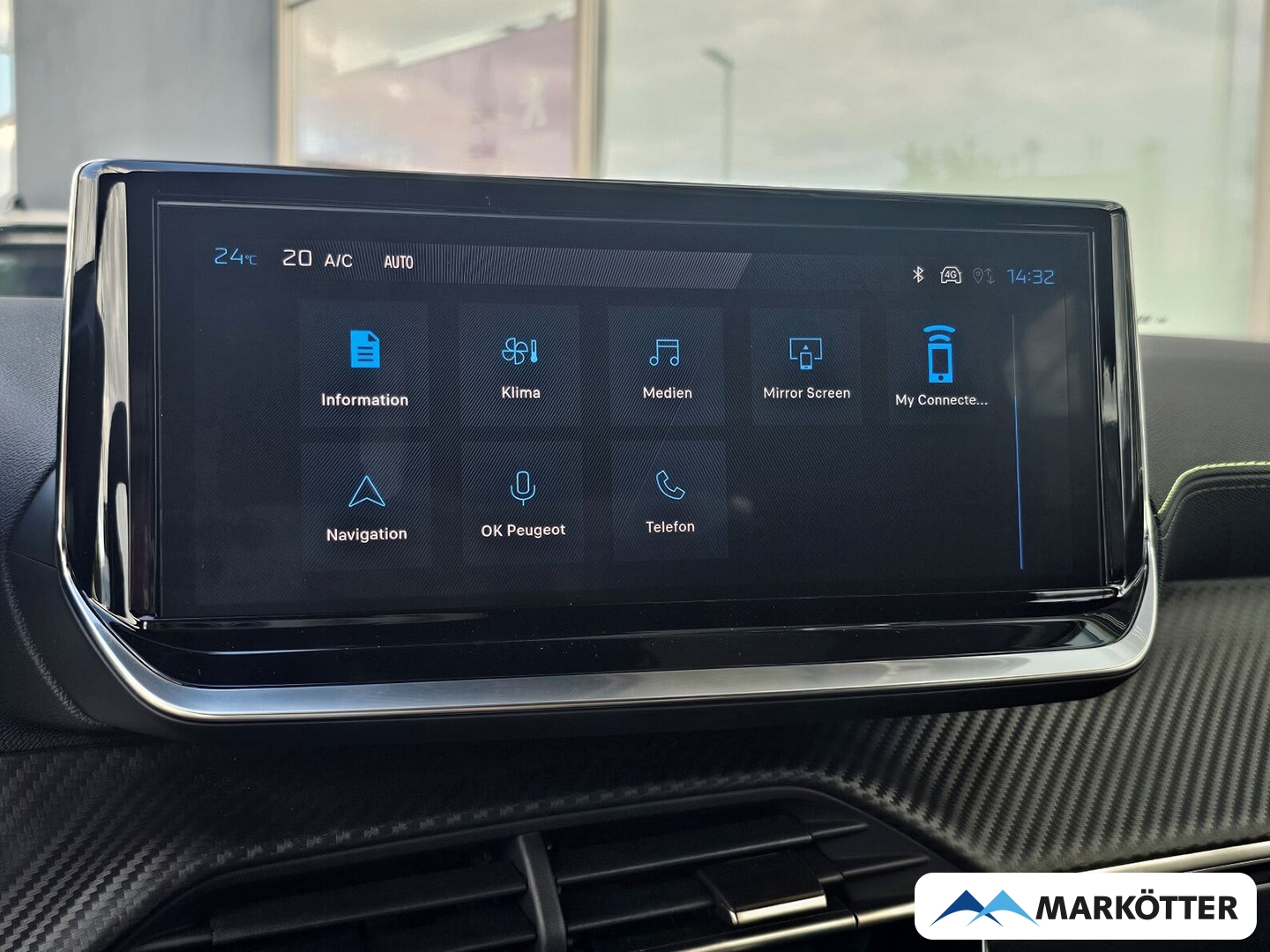 Fahrzeugabbildung Peugeot 2008 Hybrid 145 GT Panorama, 360° Kamera, Navi, Fahrassistent