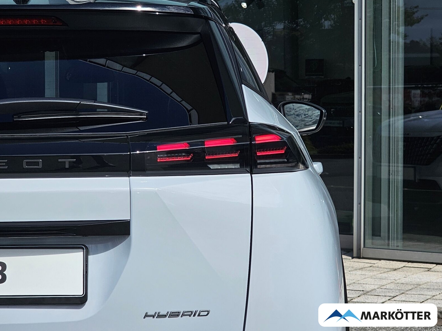 Fahrzeugabbildung Peugeot 2008 Hybrid 145 GT Panorama, 360° Kamera, Navi, Fahrassistent