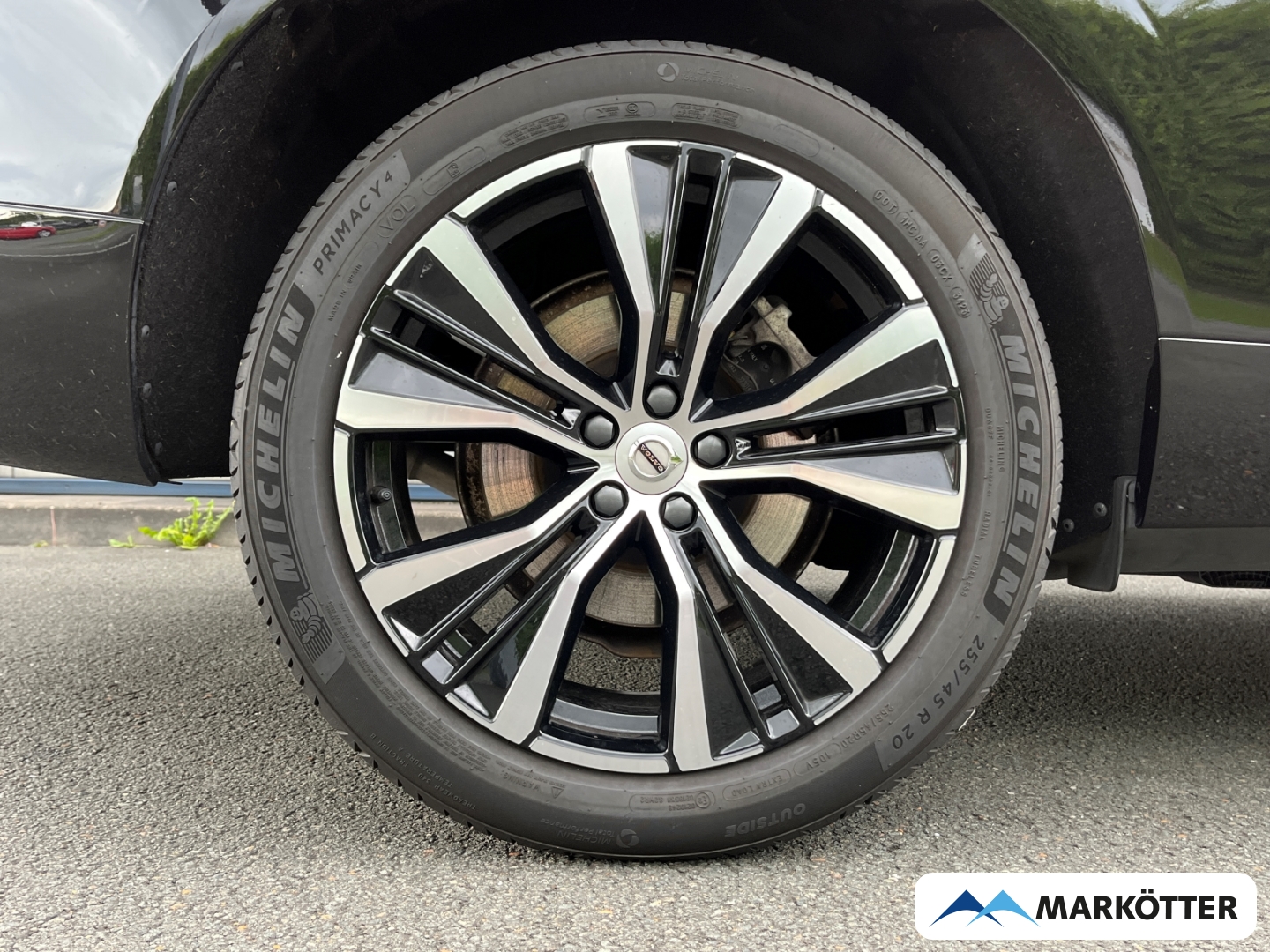 Fahrzeugabbildung Volvo XC60 B4 Plus Dark ACC/H&K/360°/BLIS/Memory/Keyless