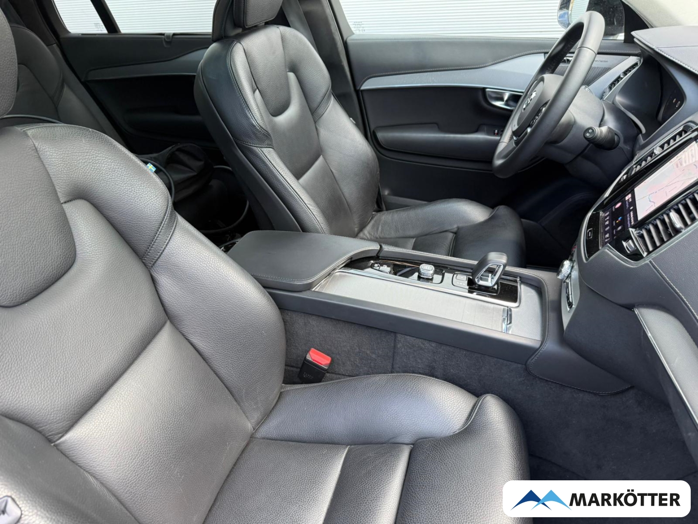 Fahrzeugabbildung Volvo XC90 T8 AWD Ultimate Dark 7-Sitzer AHK/ACC/360°