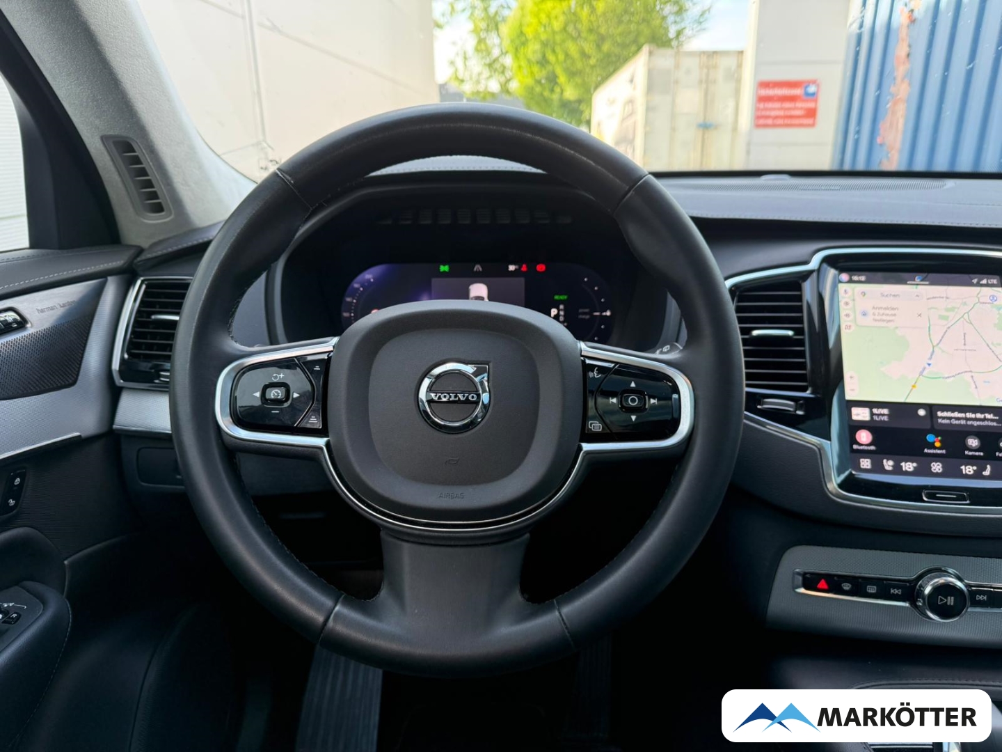 Fahrzeugabbildung Volvo XC90 T8 AWD Ultimate Dark 7-Sitzer AHK/ACC/360°