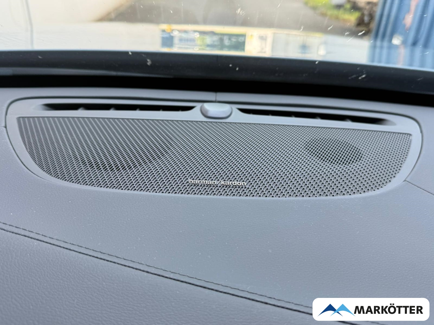 Fahrzeugabbildung Volvo XC90 T8 AWD Ultimate Dark 7-Sitzer AHK/ACC/360°