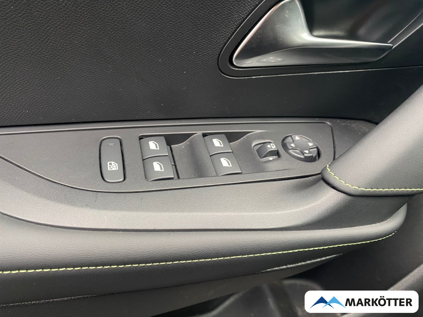Fahrzeugabbildung Peugeot 2008 GT BLIS/CAM360°/DAB/LED/MASSAGE/SHZ/TEMP/