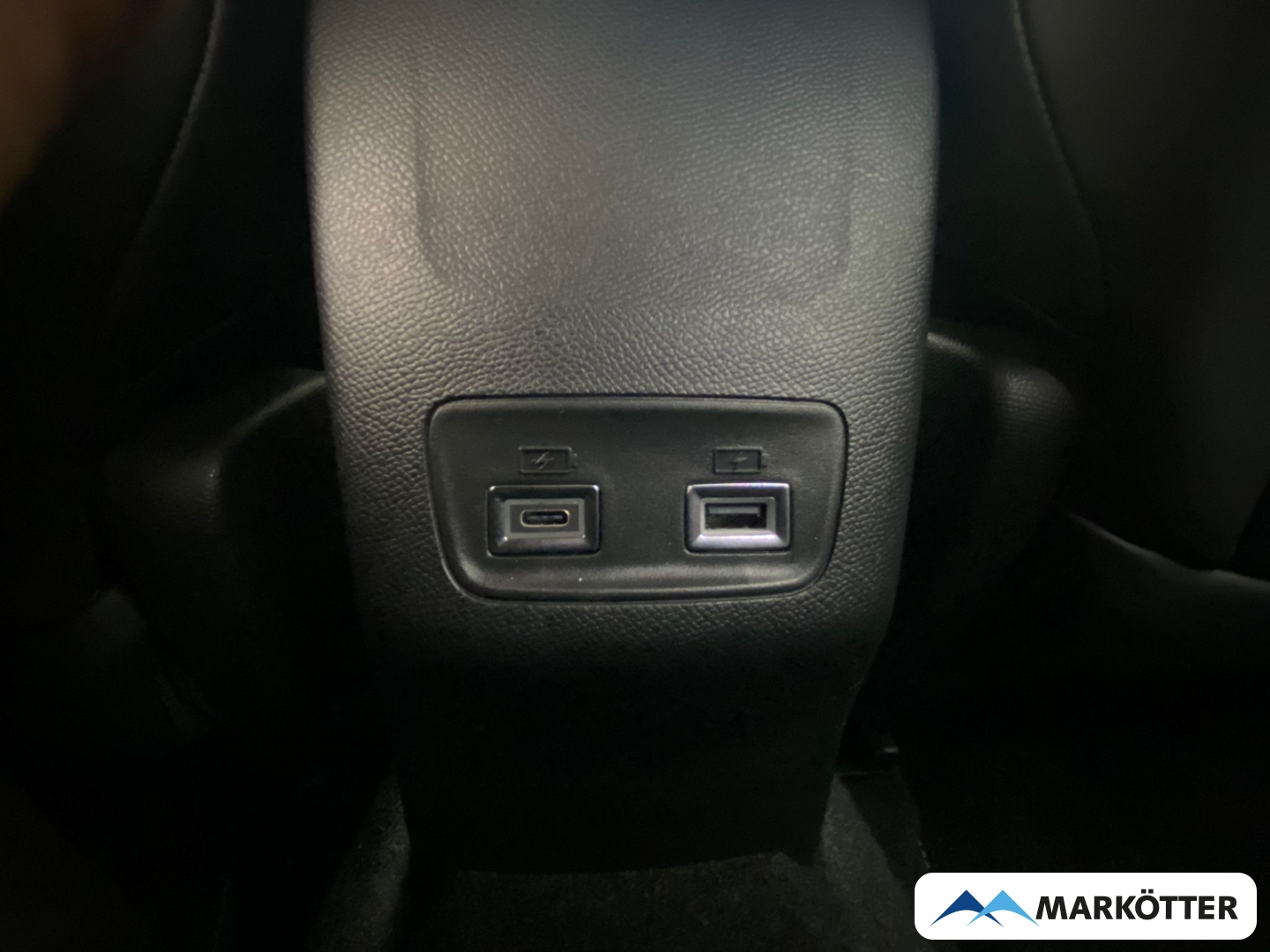 Fahrzeugabbildung Peugeot 2008 GT BLIS/CAM360°/DAB/LED/MASSAGE/SHZ/TEMP/