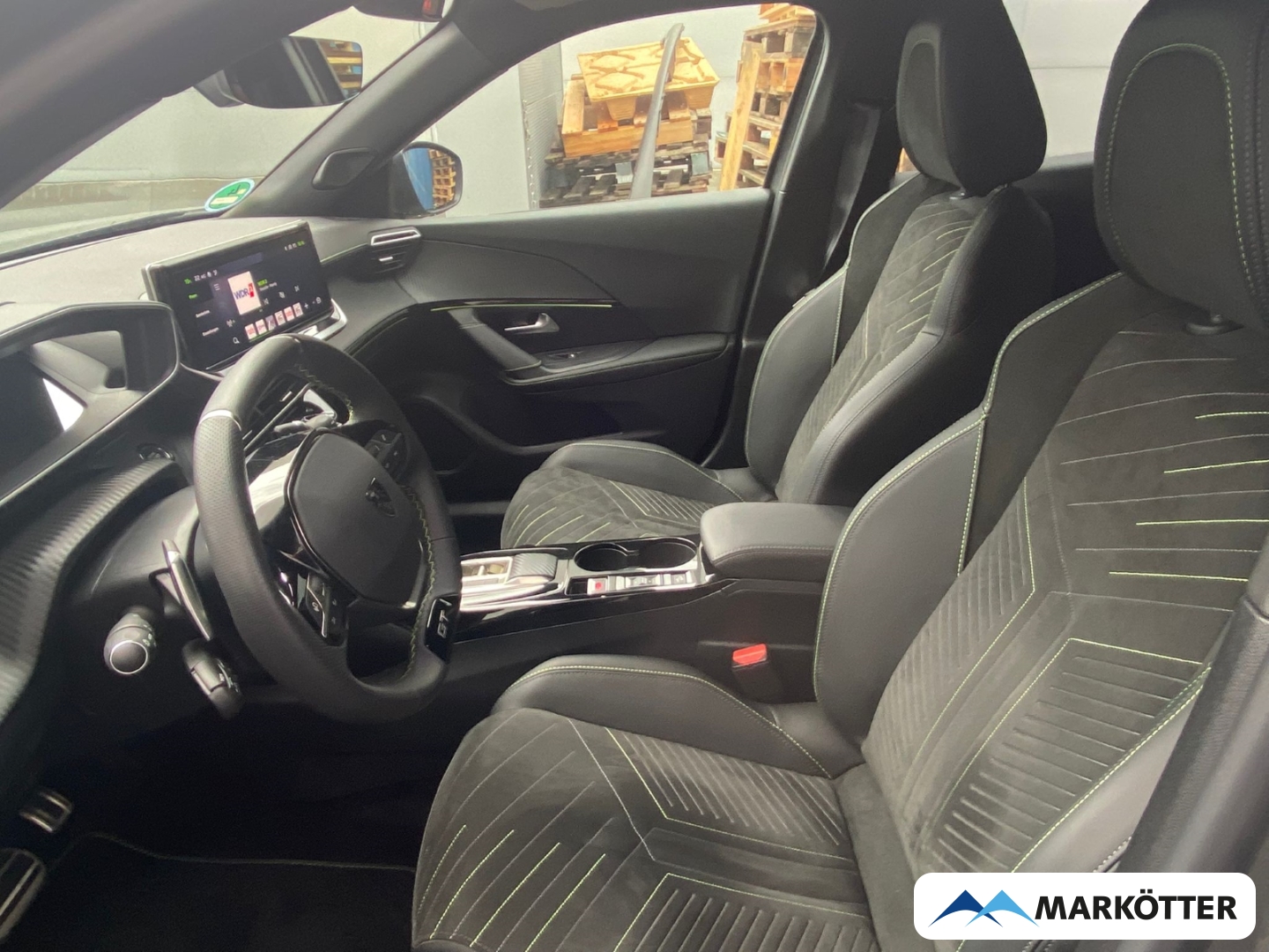 Fahrzeugabbildung Peugeot 2008 GT BLIS/CAM360°/DAB/LED/MASSAGE/SHZ/TEMP/