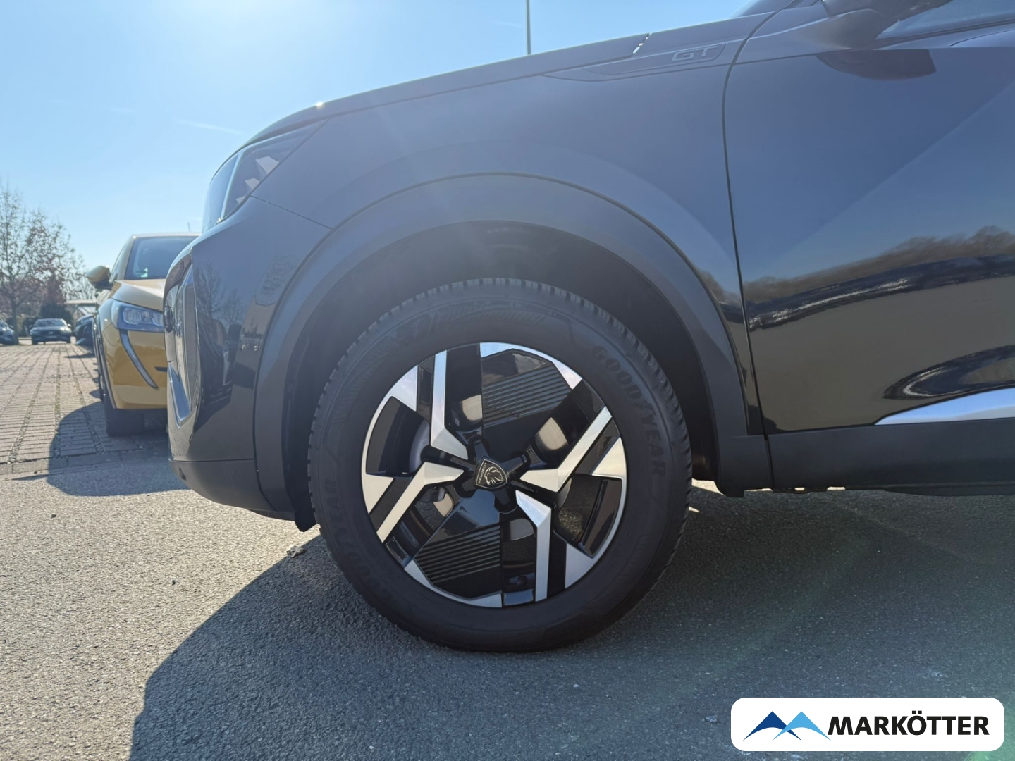 Fahrzeugabbildung Peugeot 2008 GT ALCANTARA/LED/NAVI/CAM/SHZ/MASSAGE