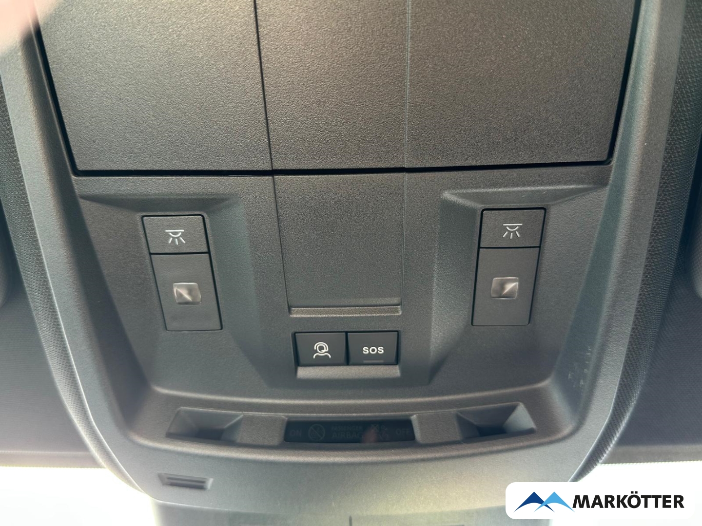 Fahrzeugabbildung Peugeot 3008 210 e-GT ACC/360°/Massage/Allwetter.