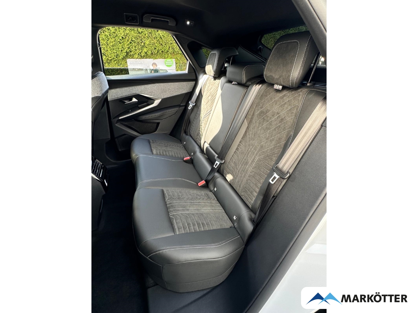 Fahrzeugabbildung Peugeot 3008 210 e-GT ACC/360°/Massage/Allwetter.
