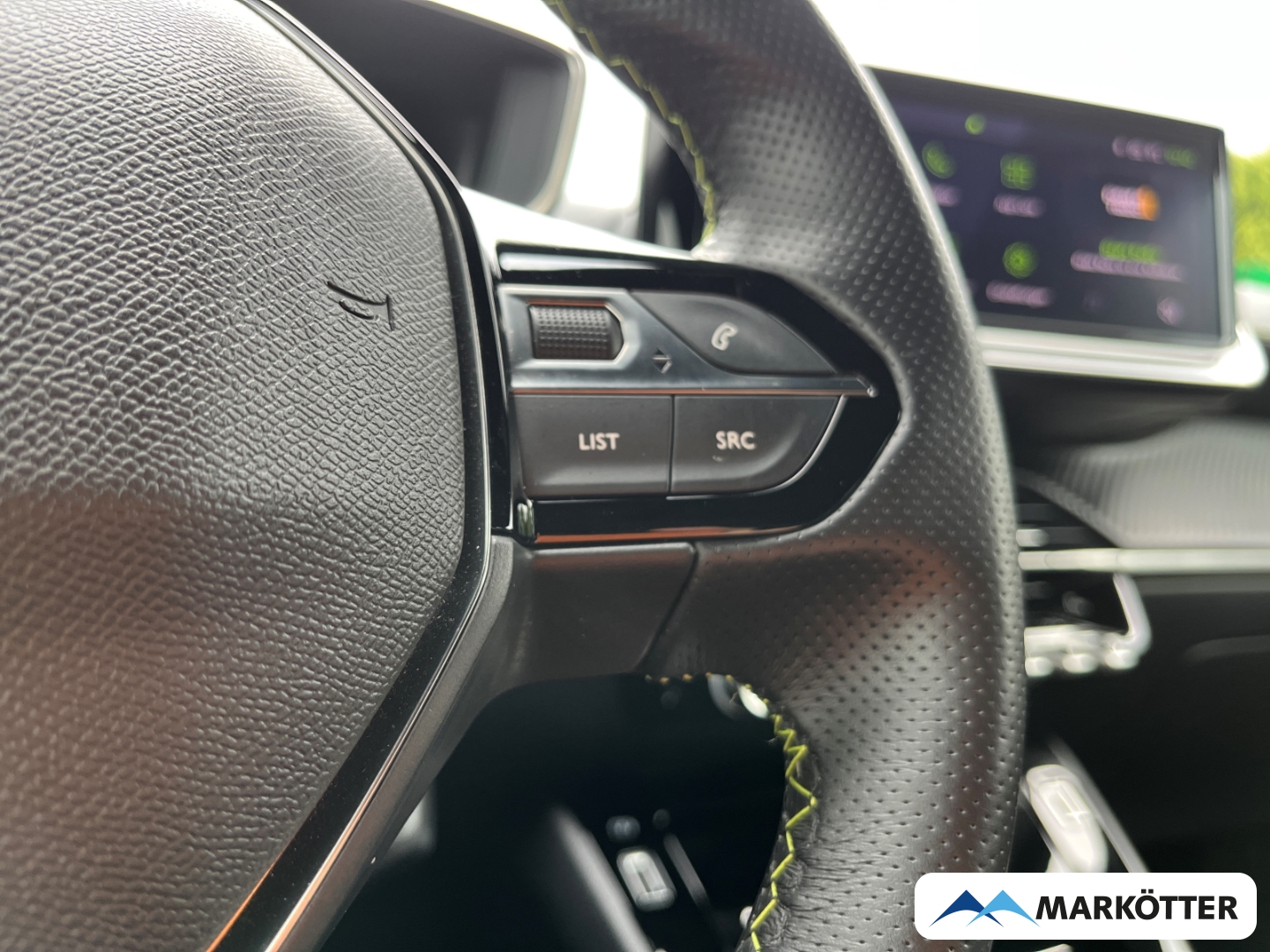 Fahrzeugabbildung Peugeot 2008 GT PureTech130 Alcantara/Keyless/Massage