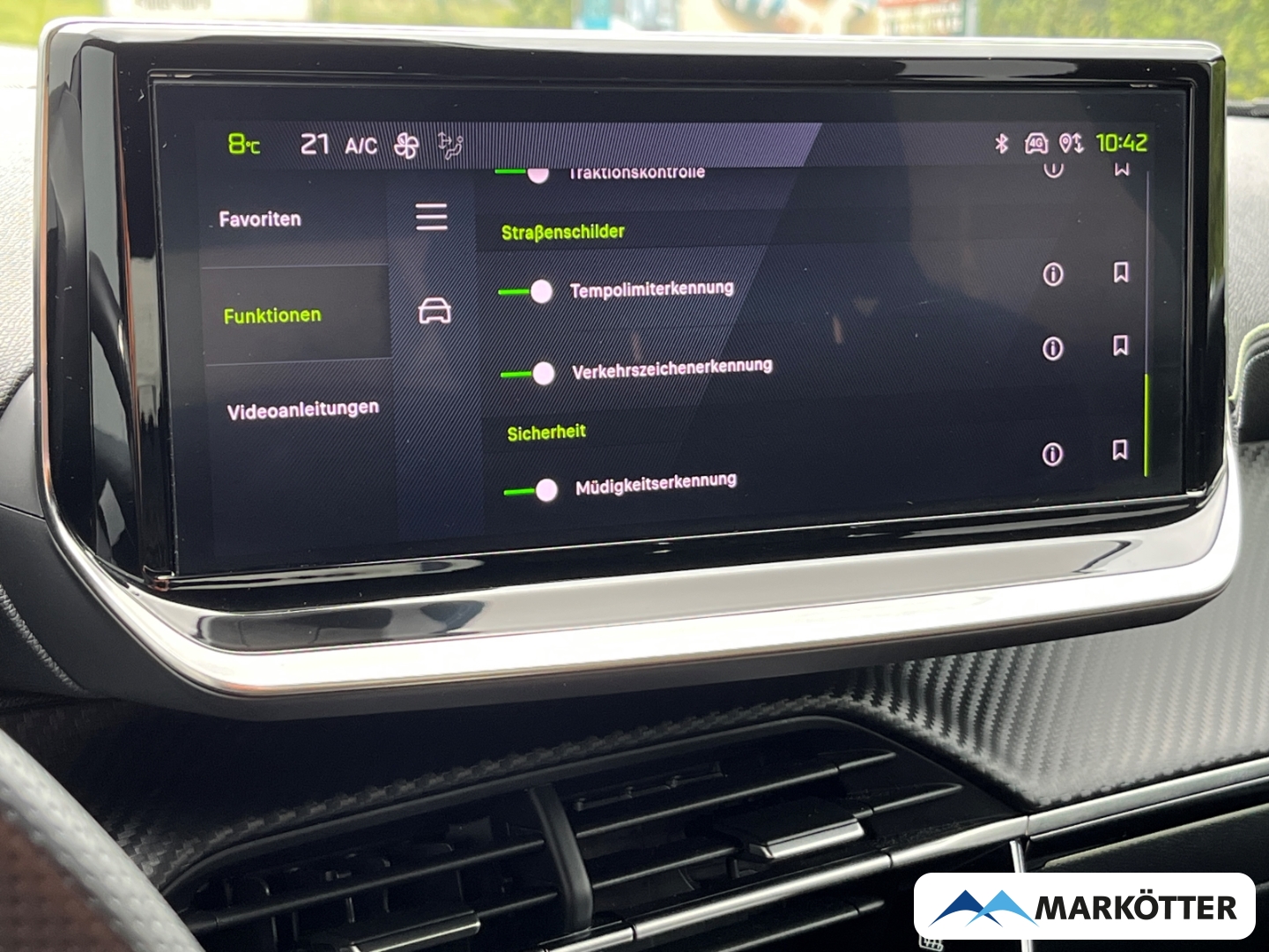 Fahrzeugabbildung Peugeot 2008 GT PureTech130 Alcantara/Keyless/Massage
