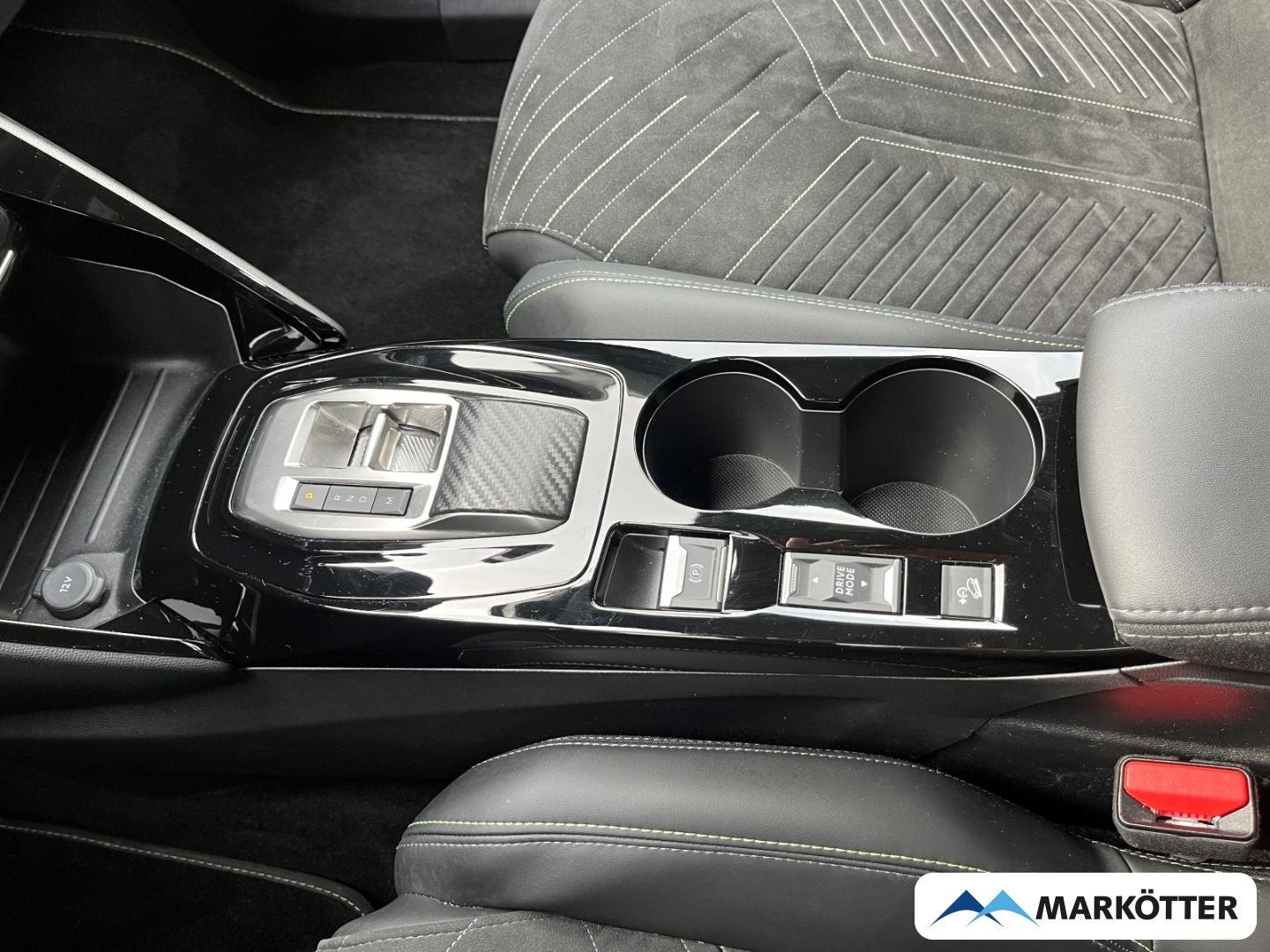 Fahrzeugabbildung Peugeot 2008 GT PureTech130 Alcantara/Keyless/Massage