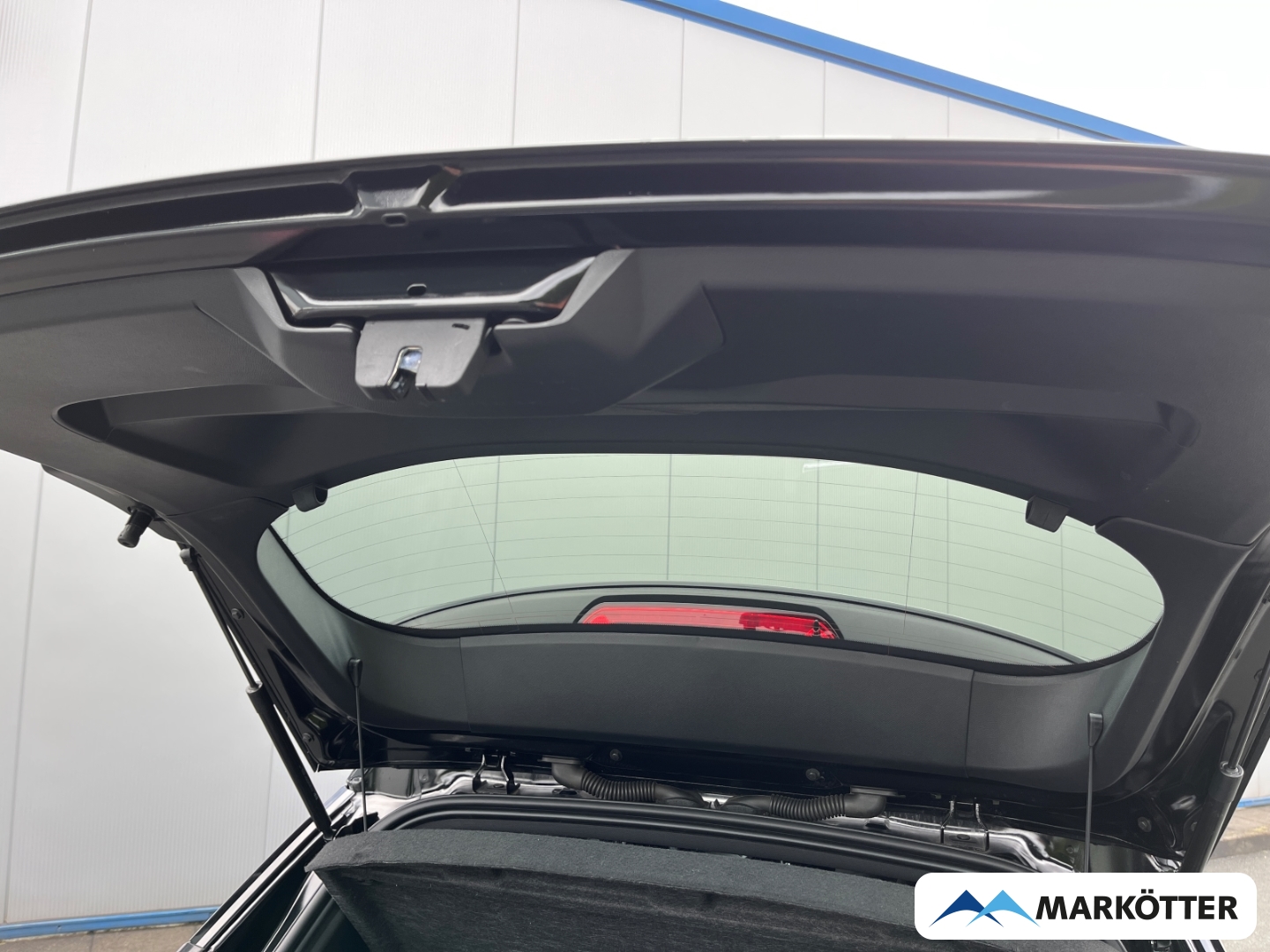 Fahrzeugabbildung Peugeot 2008 GT PureTech130 Alcantara/Keyless/Massage
