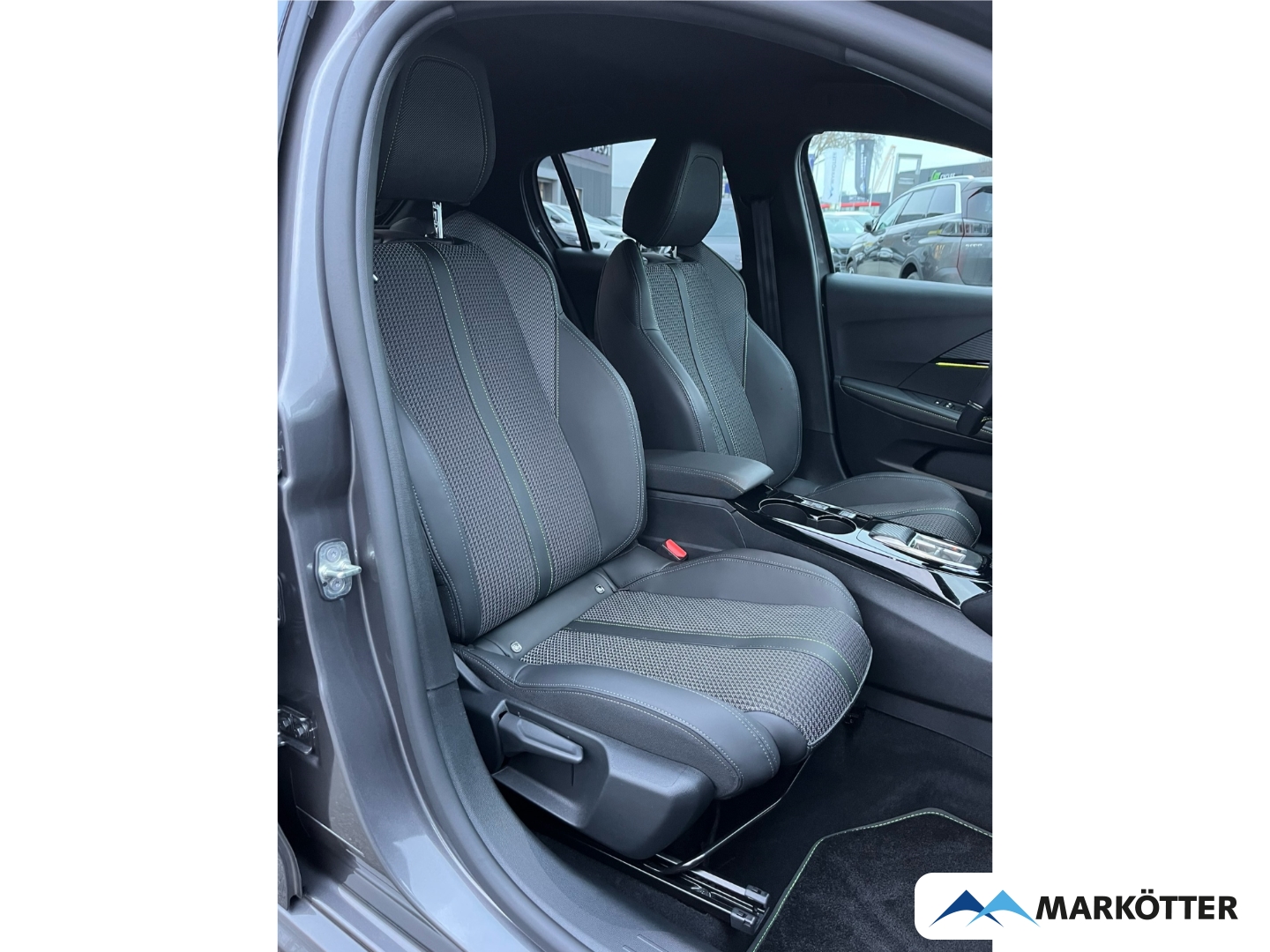 Fahrzeugabbildung Peugeot 208 GT Totwinkel/Ambiente/Kamera