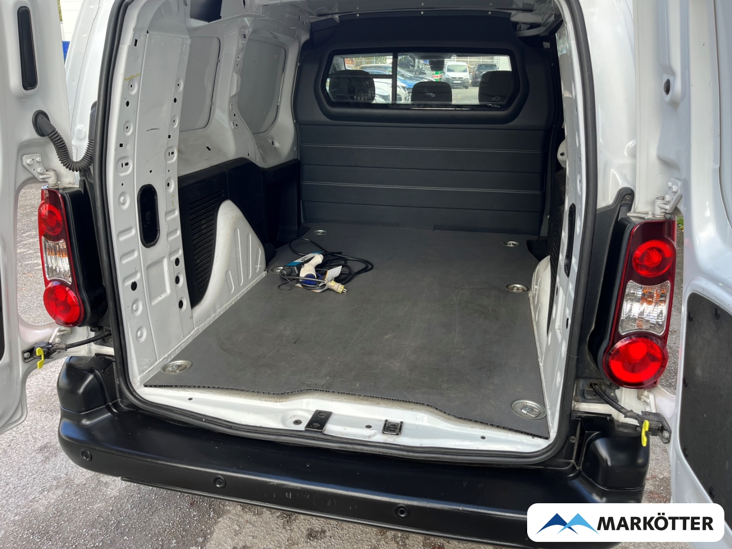 Fahrzeugabbildung Peugeot Partner L2 Electric/Einparkhilfe Hinten/Klima