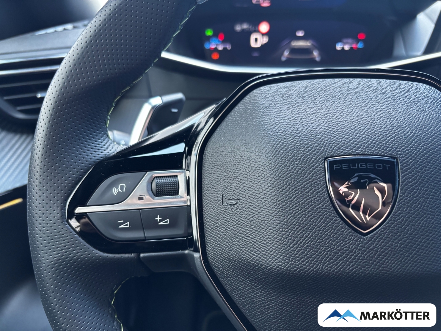 Fahrzeugabbildung Peugeot 2008 GT ACC/CAM/ALCANTARA/NAVI/SHZ/APPLE