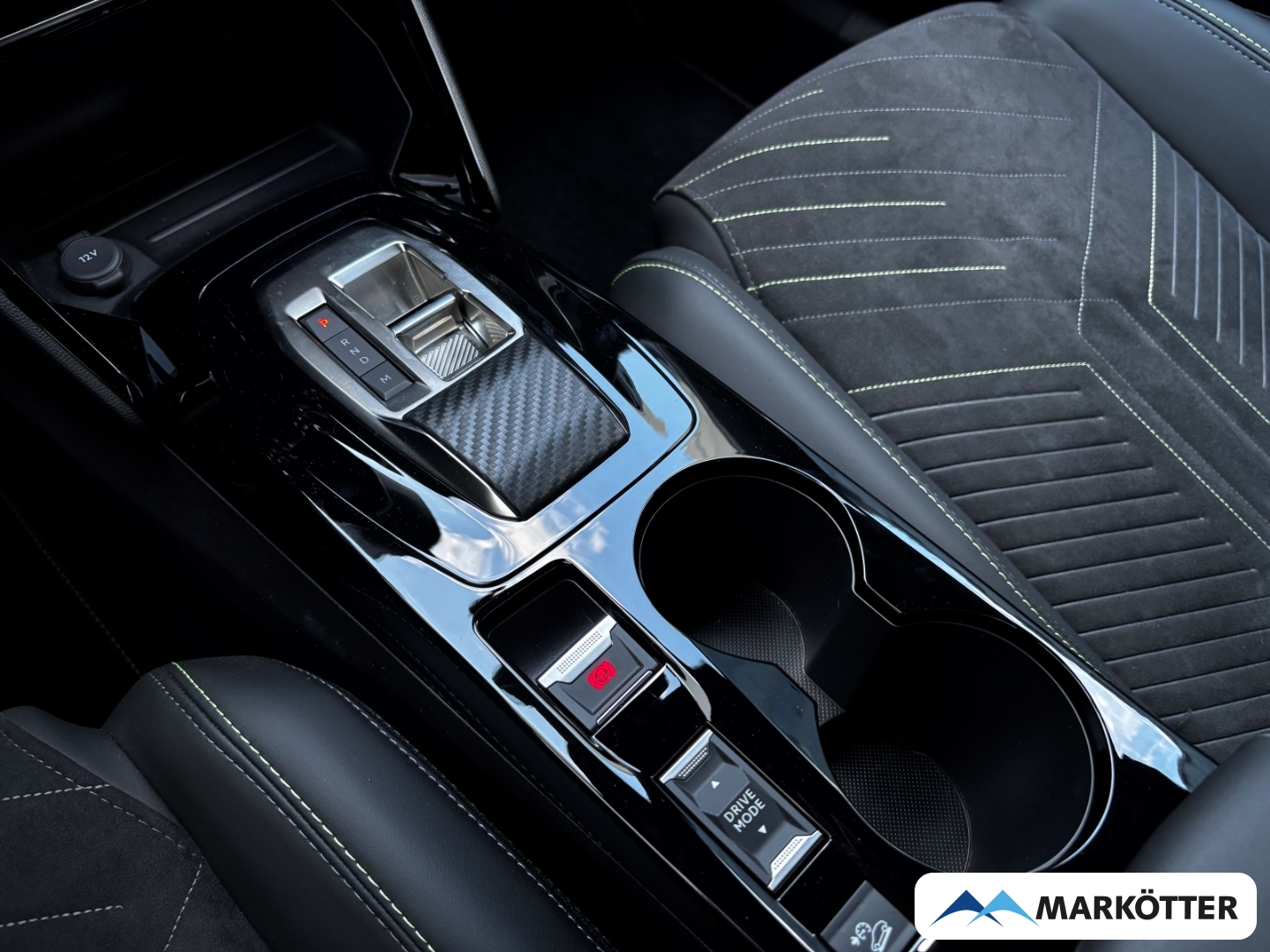 Fahrzeugabbildung Peugeot 2008 GT ACC/CAM/ALCANTARA/NAVI/SHZ/APPLE