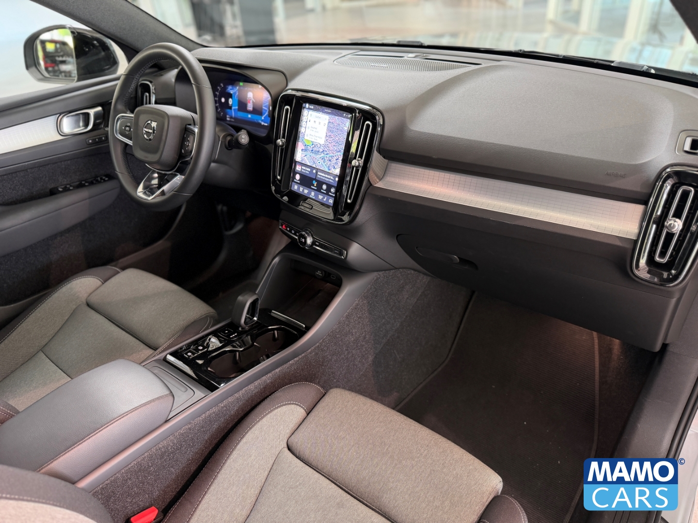 Fahrzeugabbildung Volvo XC40 B4 Plus Dark ACC/CAM/SHZ/LHZ/PDC