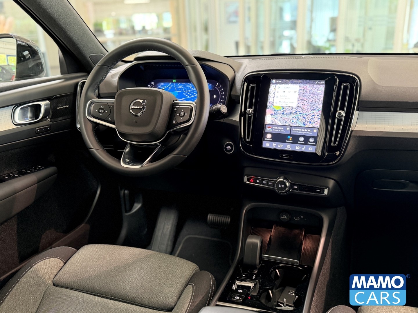 Fahrzeugabbildung Volvo XC40 B4 Plus Dark ACC/CAM/SHZ/LHZ/PDC