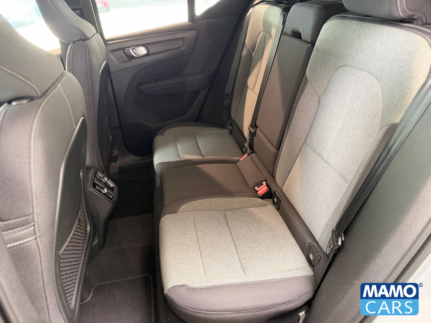 Fahrzeugabbildung Volvo XC40 B4 Plus Dark ACC/CAM/SHZ/LHZ/PDC