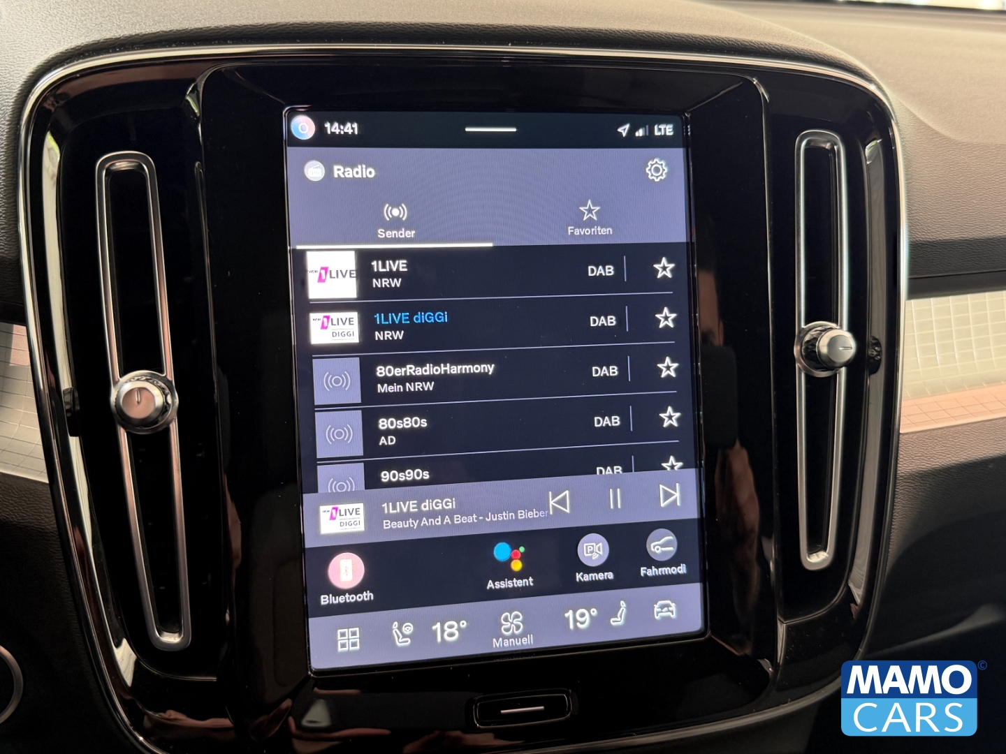 Fahrzeugabbildung Volvo XC40 B4 Plus Dark ACC/CAM/SHZ/LHZ/PDC