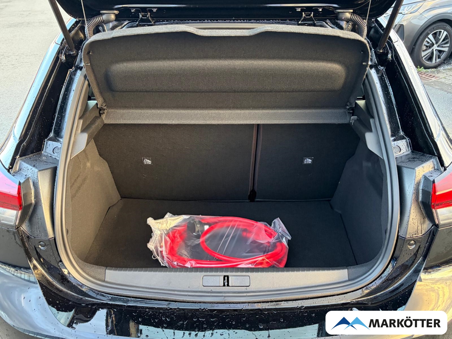 Fahrzeugabbildung Opel Corsa Electric Edition **VORLAUFFAHRZEUG** 11OBC+SHZ+LHZ