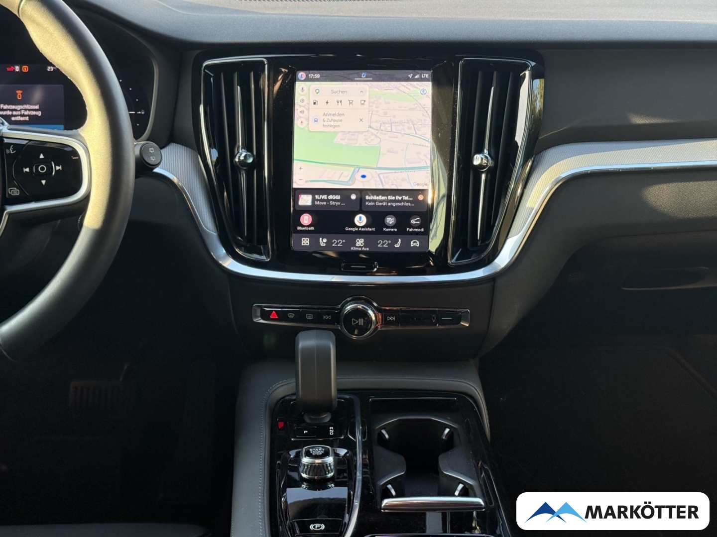 Fahrzeugabbildung Volvo V60 Plus Dark Recharge Plug-In Hybrid AWD
