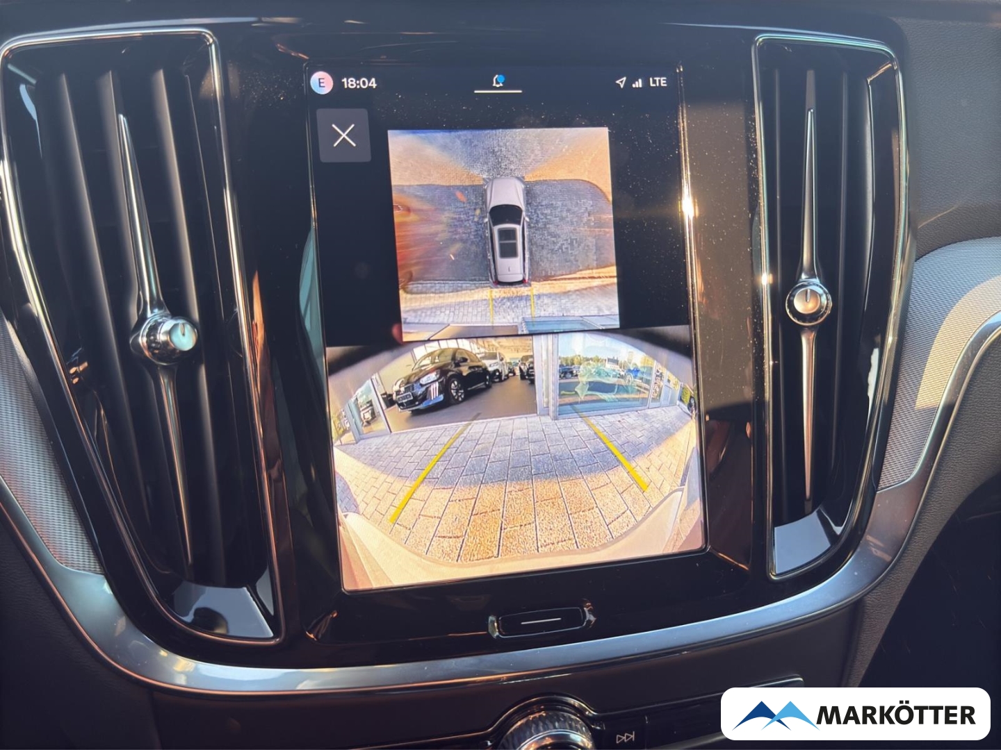 Fahrzeugabbildung Volvo V60 Plus Dark Recharge Plug-In Hybrid AWD