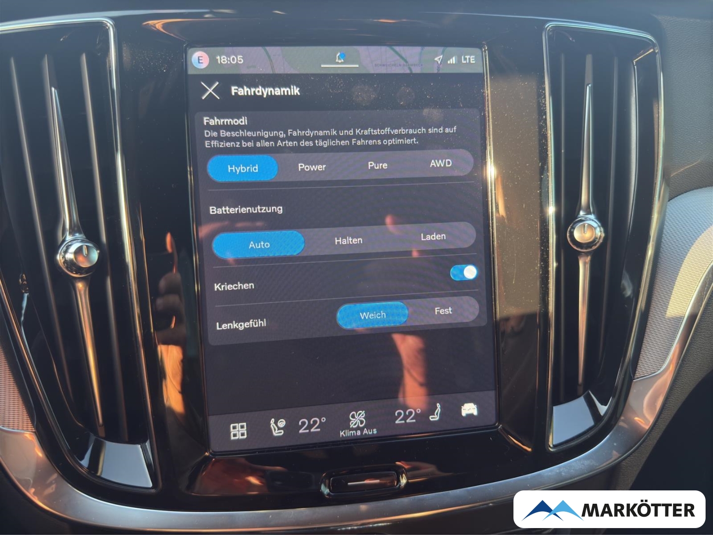 Fahrzeugabbildung Volvo V60 Plus Dark Recharge Plug-In Hybrid AWD