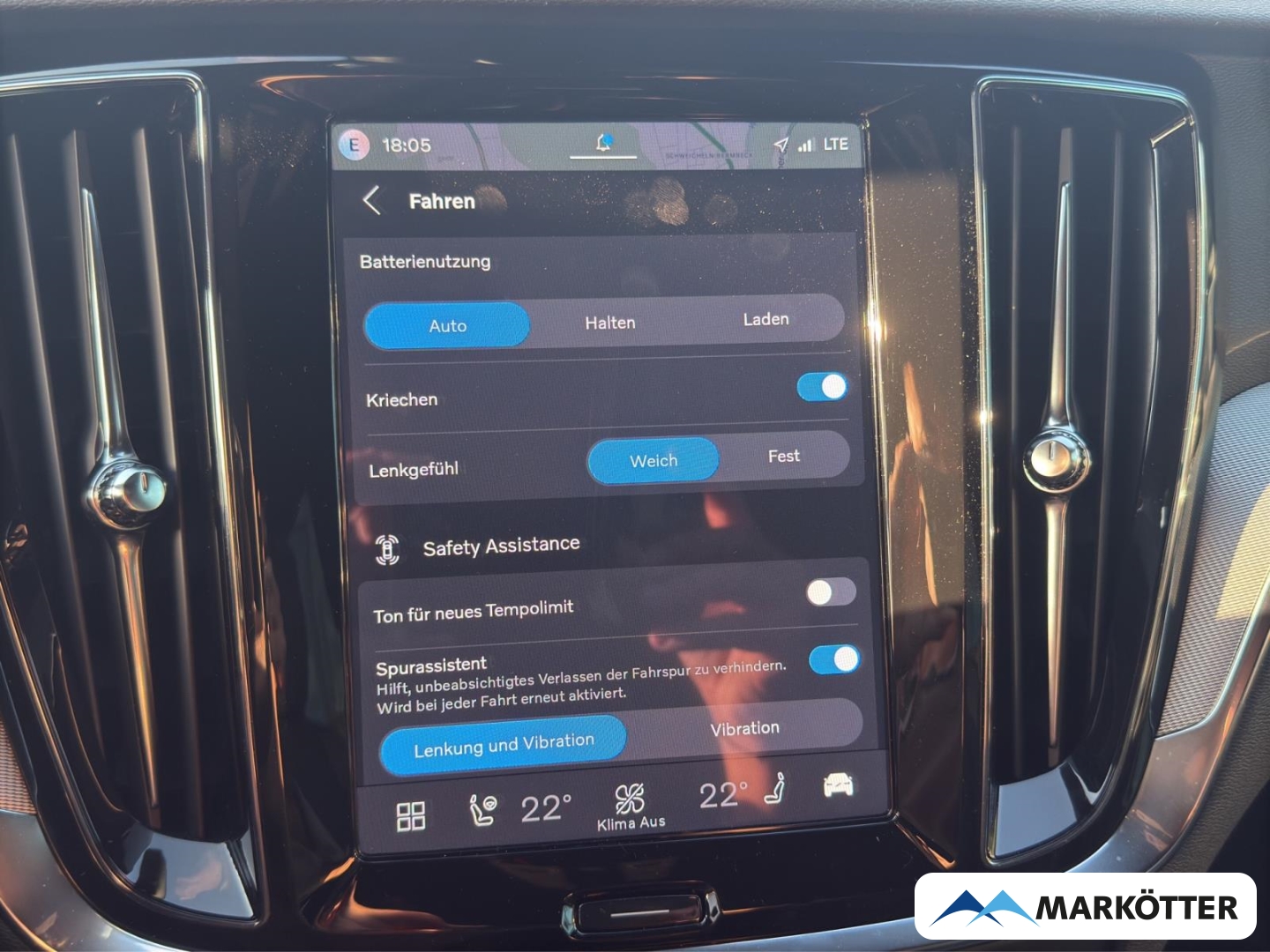 Fahrzeugabbildung Volvo V60 Plus Dark Recharge Plug-In Hybrid AWD