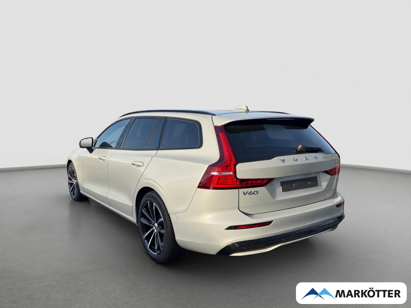 Fahrzeugabbildung Volvo V60 Plus Dark Recharge Plug-In Hybrid AWD