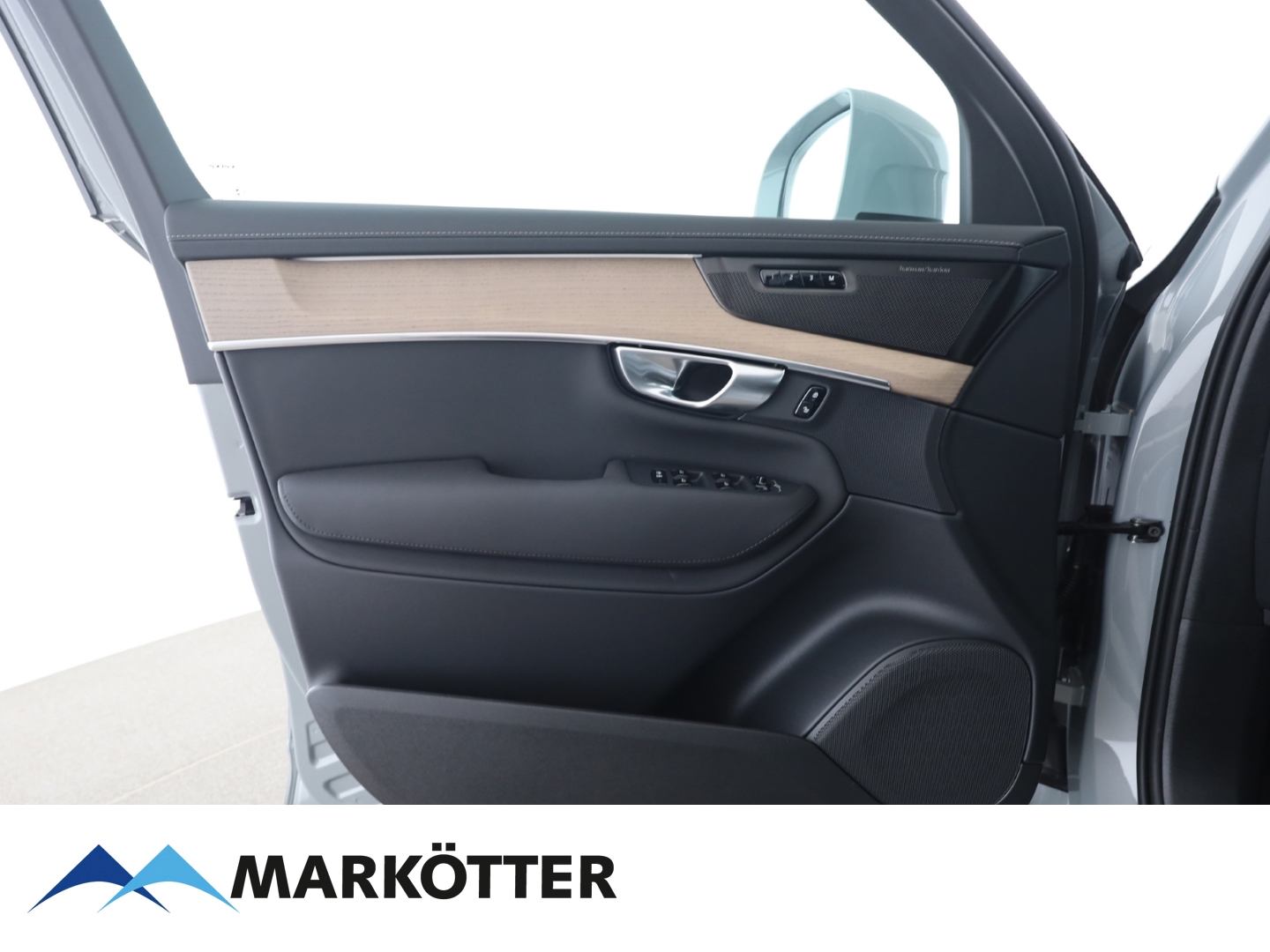 Fahrzeugabbildung Volvo XC90 T8 AWD Ultra Bright Plug-In Hybrid 7-Sitzer