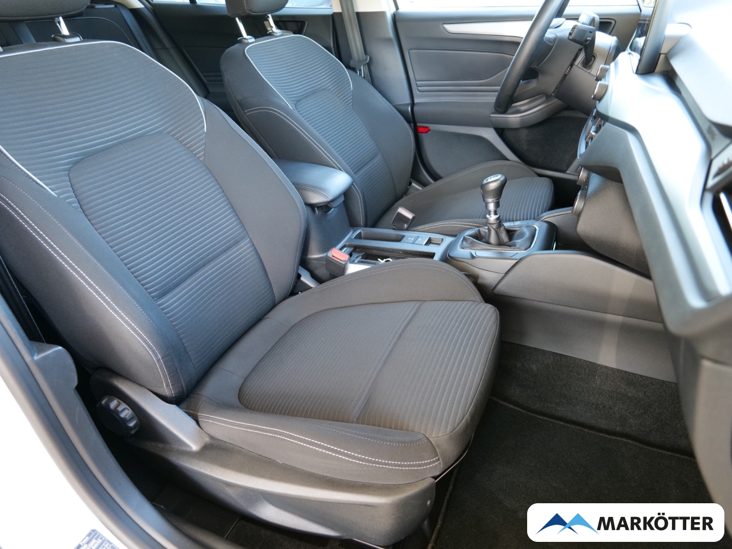 Fahrzeugabbildung Ford Focus 1.0 Titanium Winter-Paket/LED/Kamera