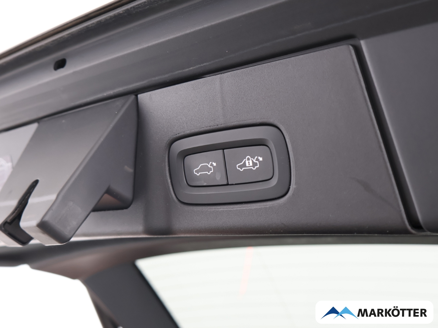 Fahrzeugabbildung Volvo V90 B4 Momentum Pro AHK/Voll-LED/KAMERA/FSH